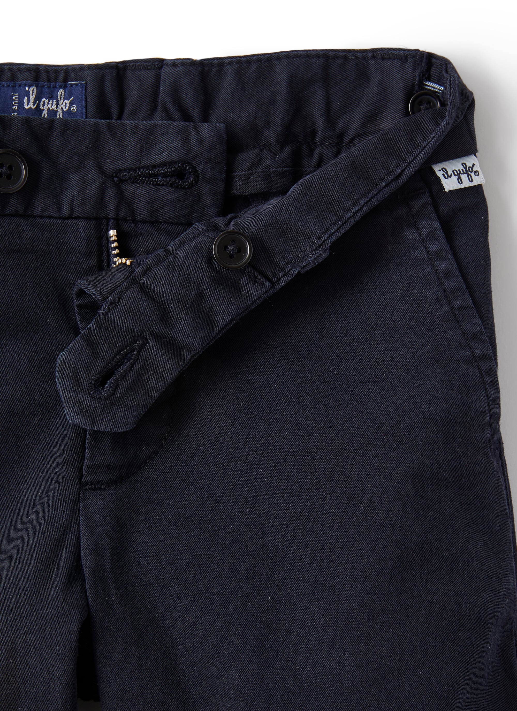 Bermuda in gabardina blu