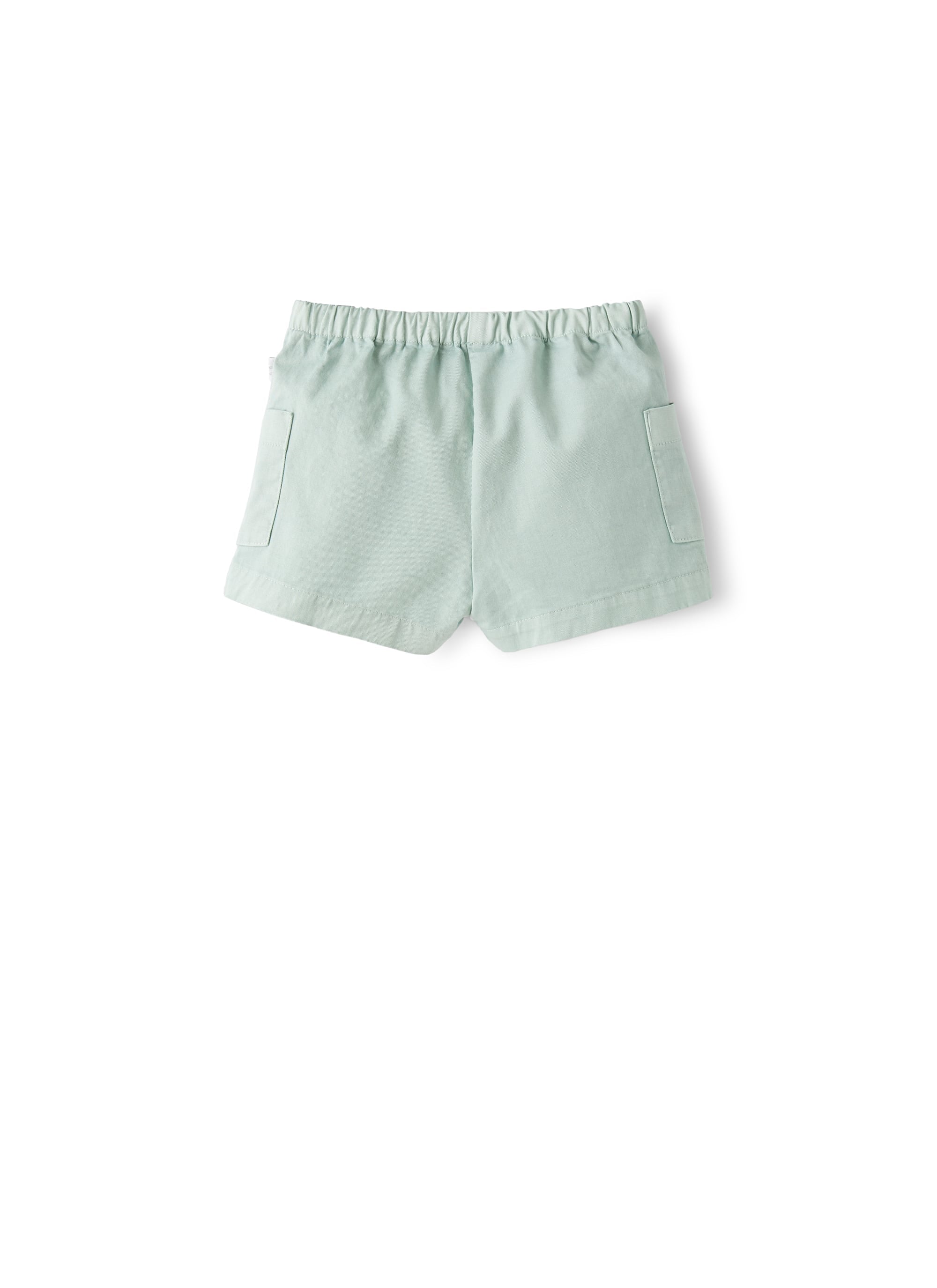 Short in gabardina verde