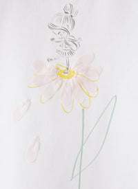T-shirt con stampa fiore e bambina