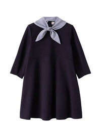Vestito con foulard rimovibile