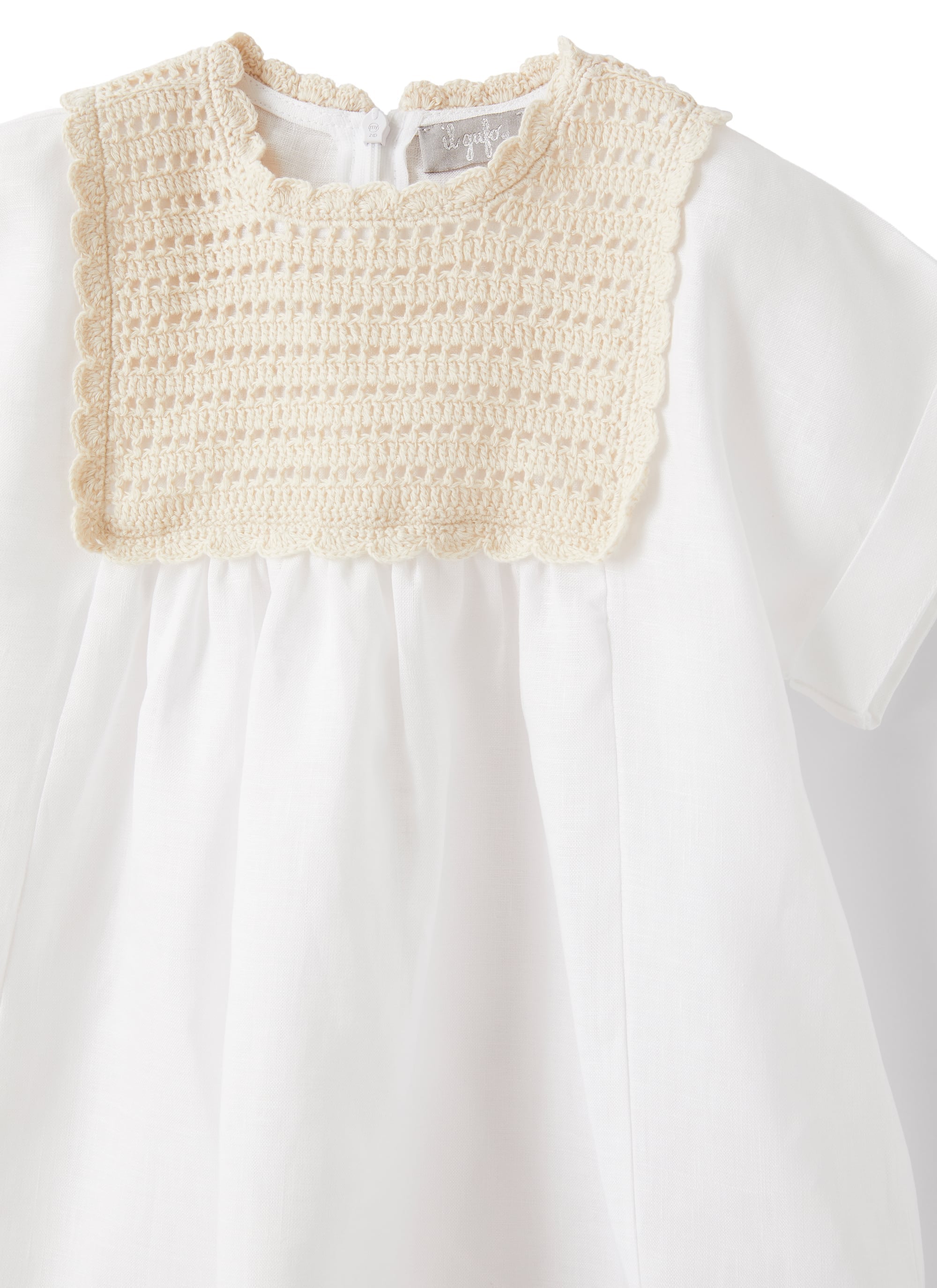 Vestito in lino con applicazione crochet