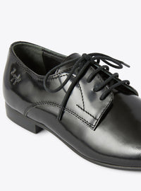 Shiny leather lace-up shoes