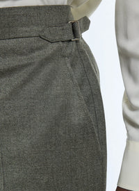 Pantalon ajusté à fermeture boutonnée en laine - Vert de Gris