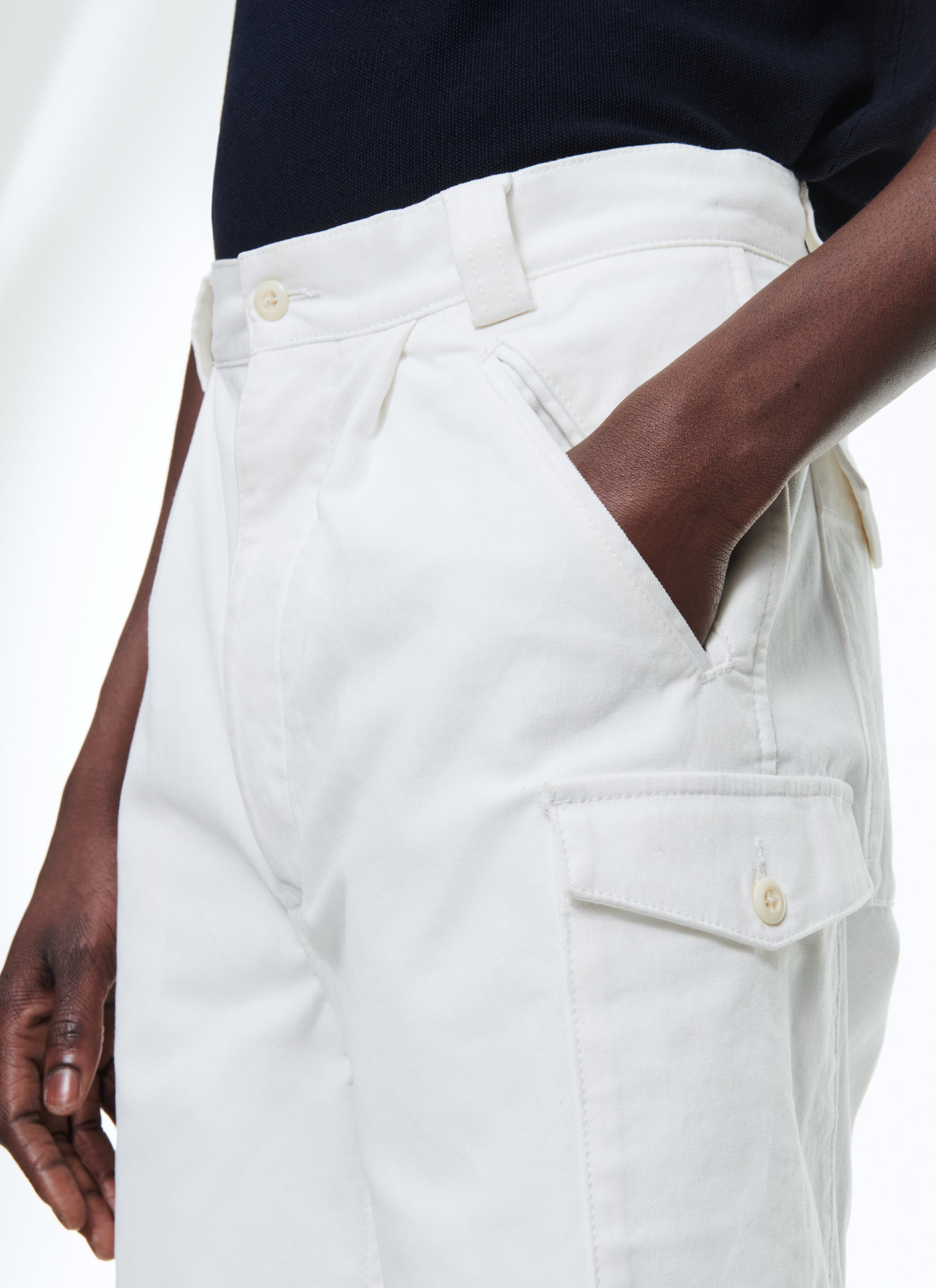 Cotton canvas Bermuda shorts with darts - White