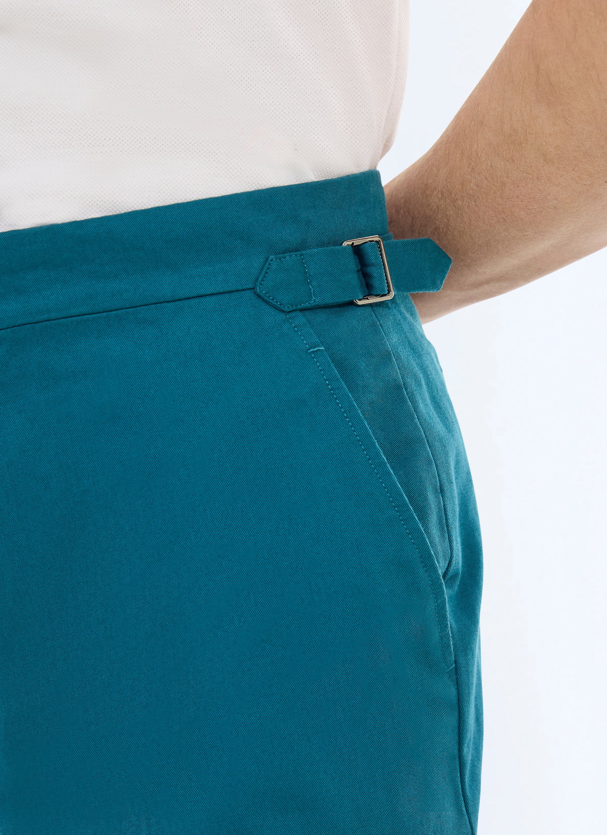 Pantalon chino ajusté en toile de coton - Bleu de Prusse