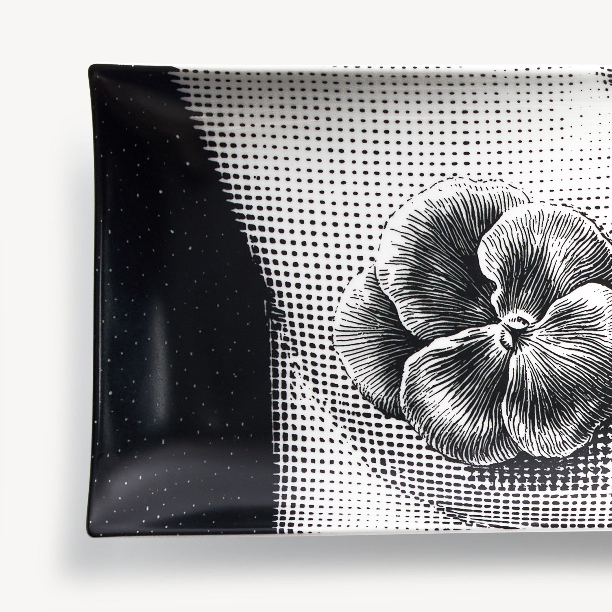 Tema e Variazioni tray no. 137 in porcelain - Black & White