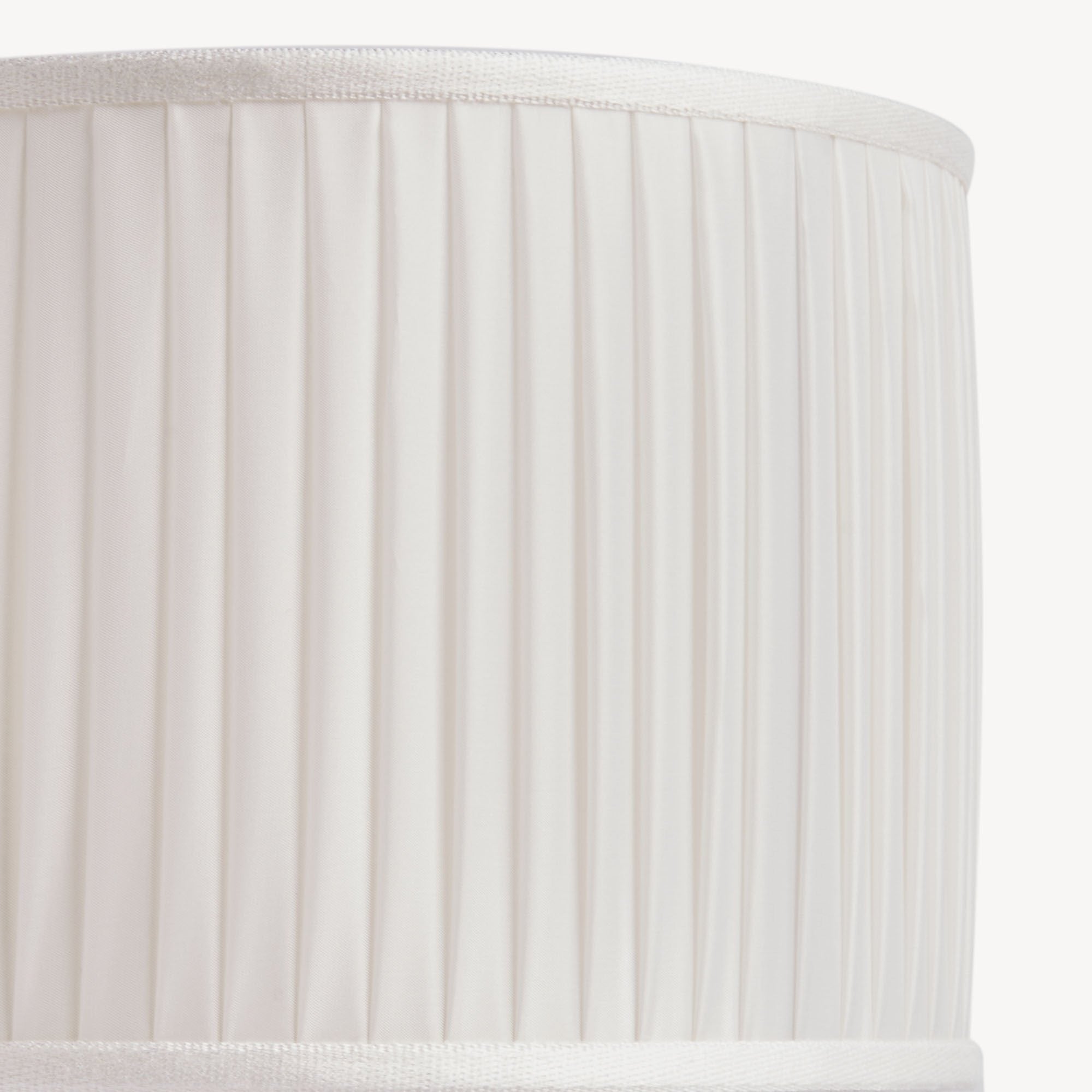 Pleated cylindrical lampshade - Warm white