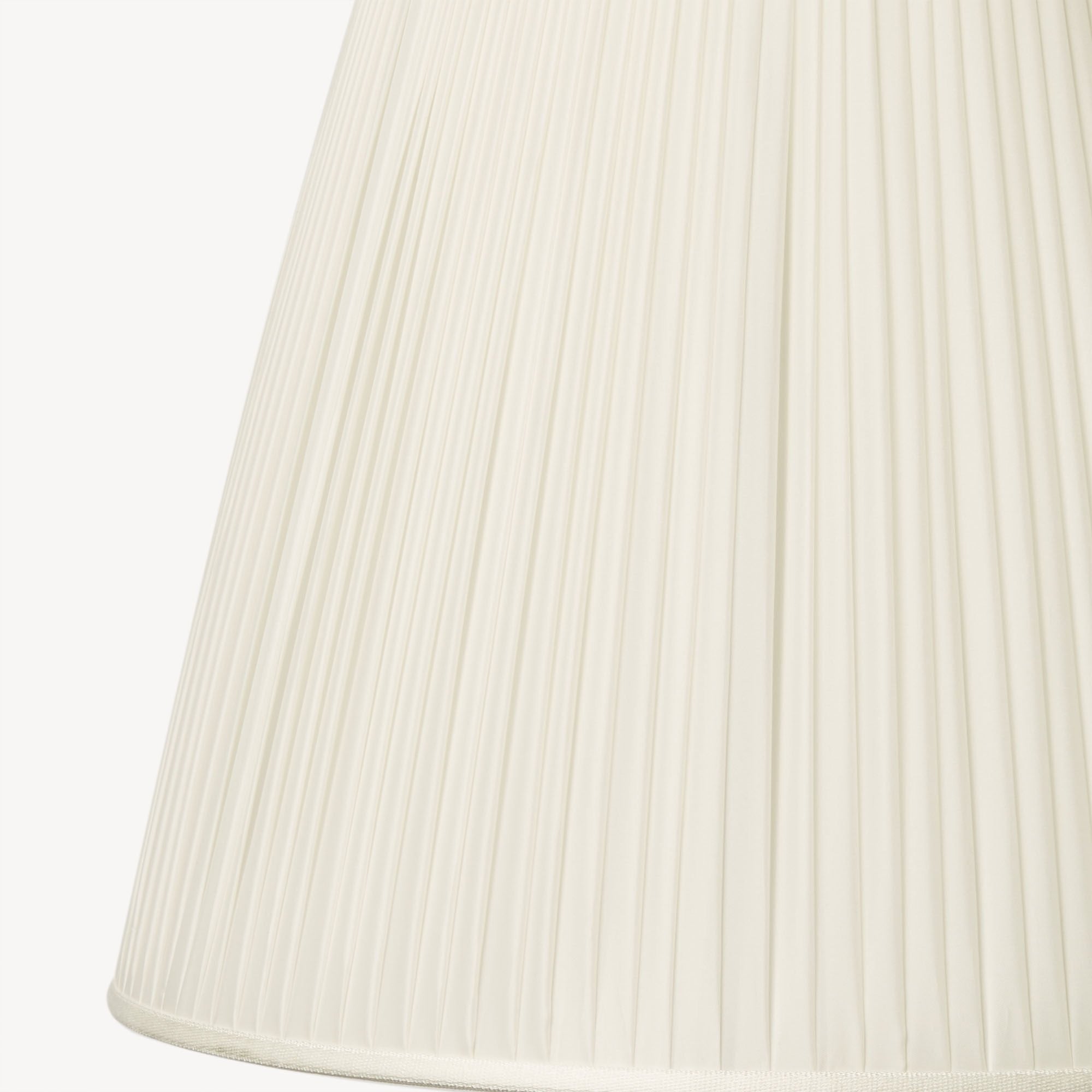Conical pleated shade and floor lamp base - Optical white