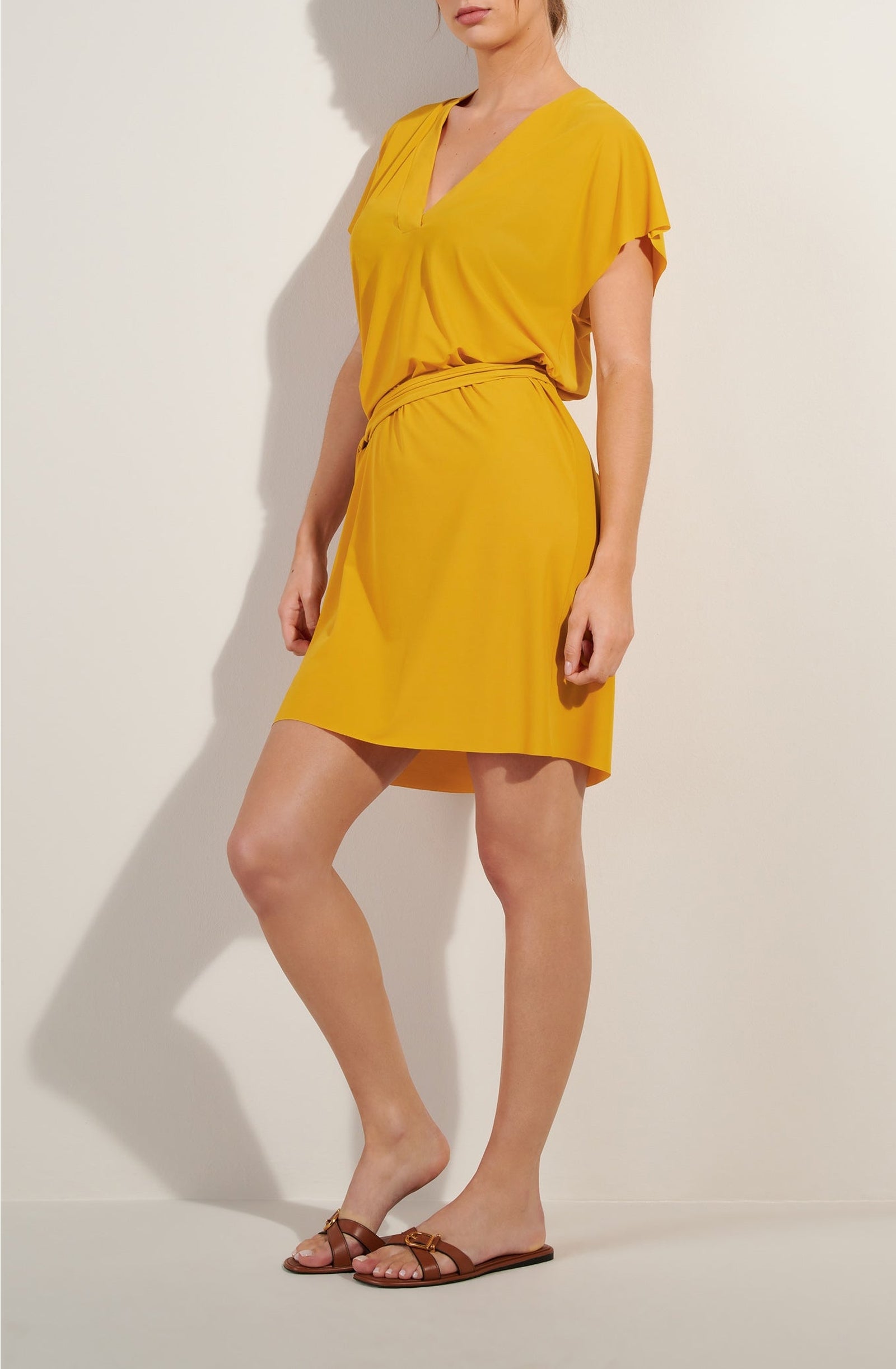 Robe courte ample Nalia en voile léger - Ocre