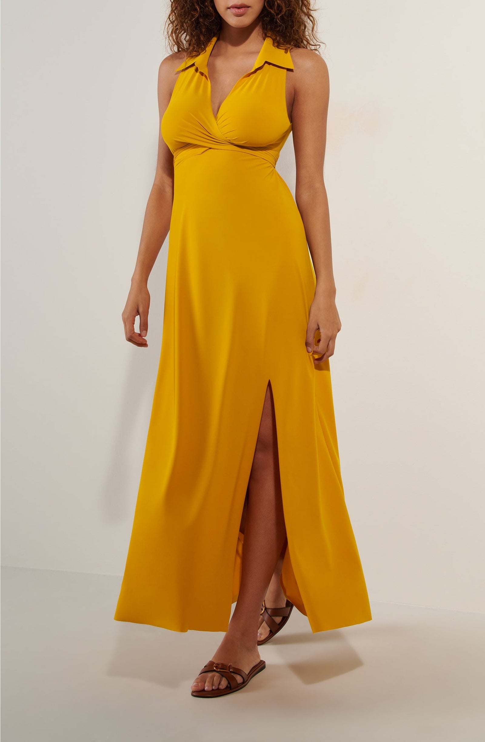 Robe longue à dos ouvert Rova - Ocre