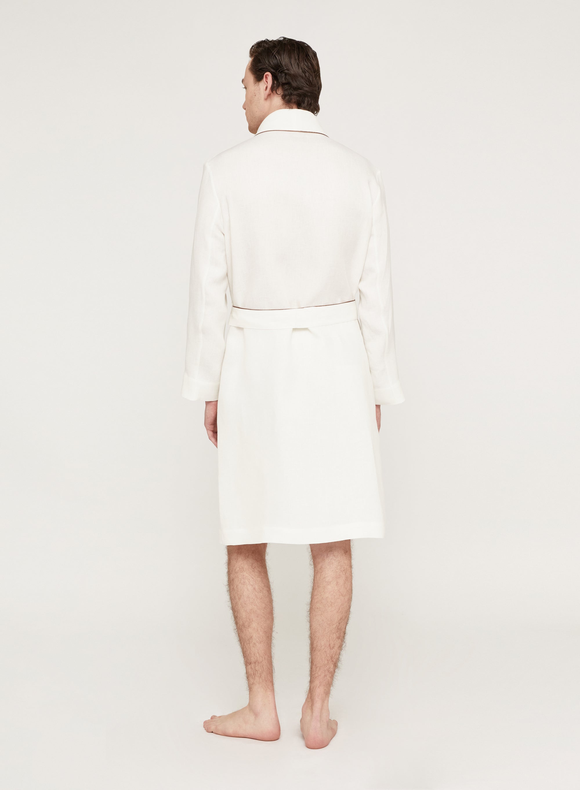 Bianco_1QTY // Peignoir à détail contrastant en lin - Bianco