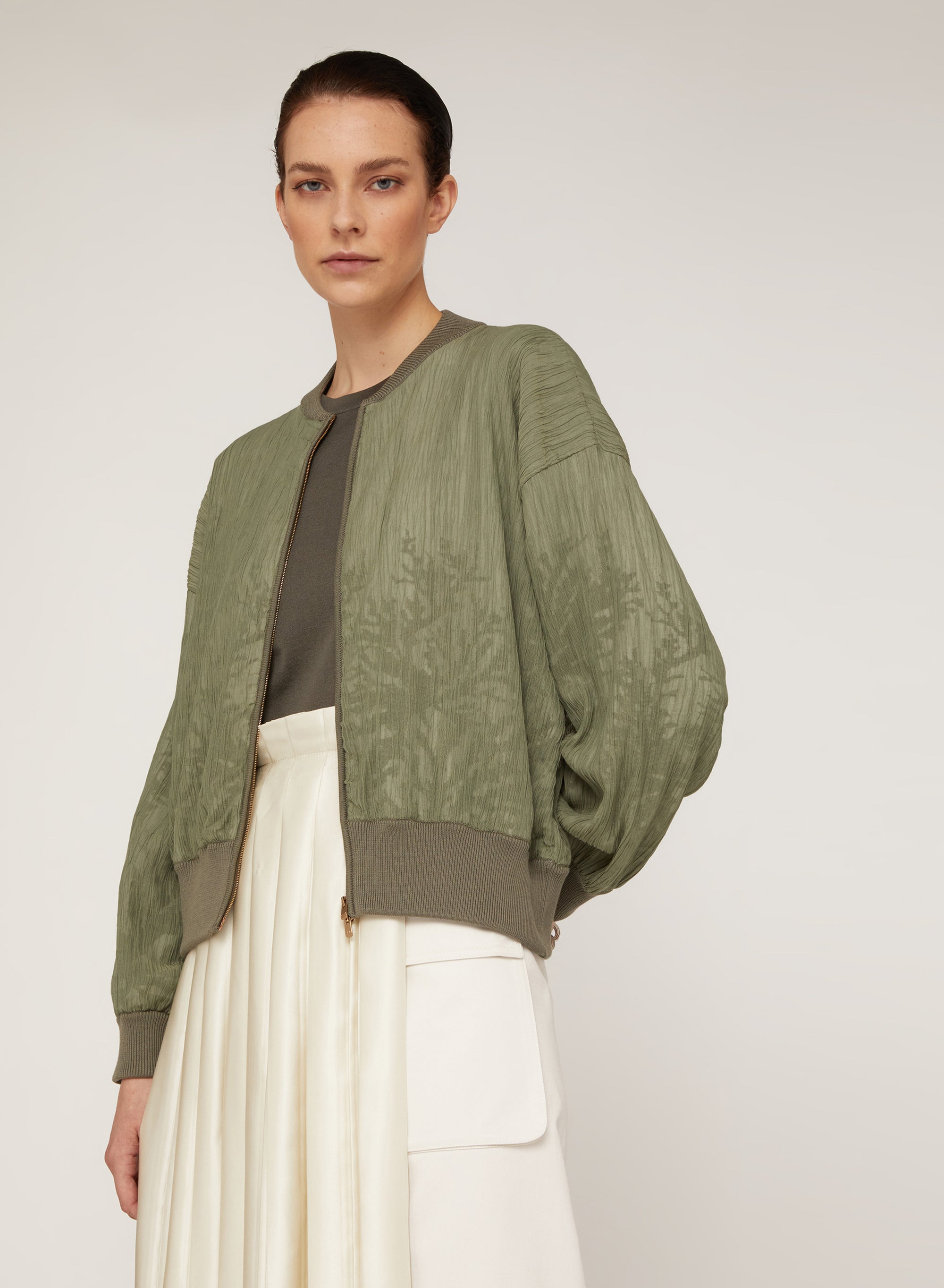 Sage_1QTY // Bomber effet froissé en soie - Sage