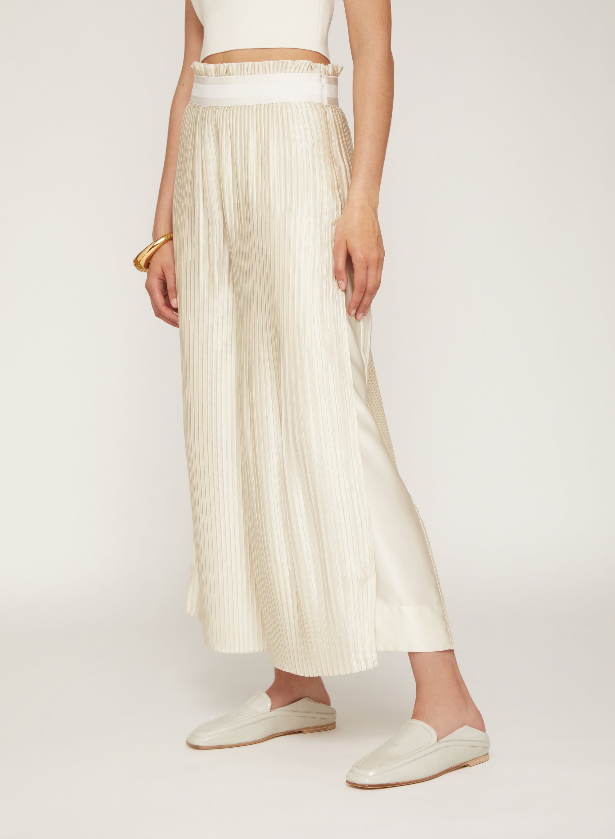 Ice_1QTY // Pantalon palazzo court plissé en soie - Ice