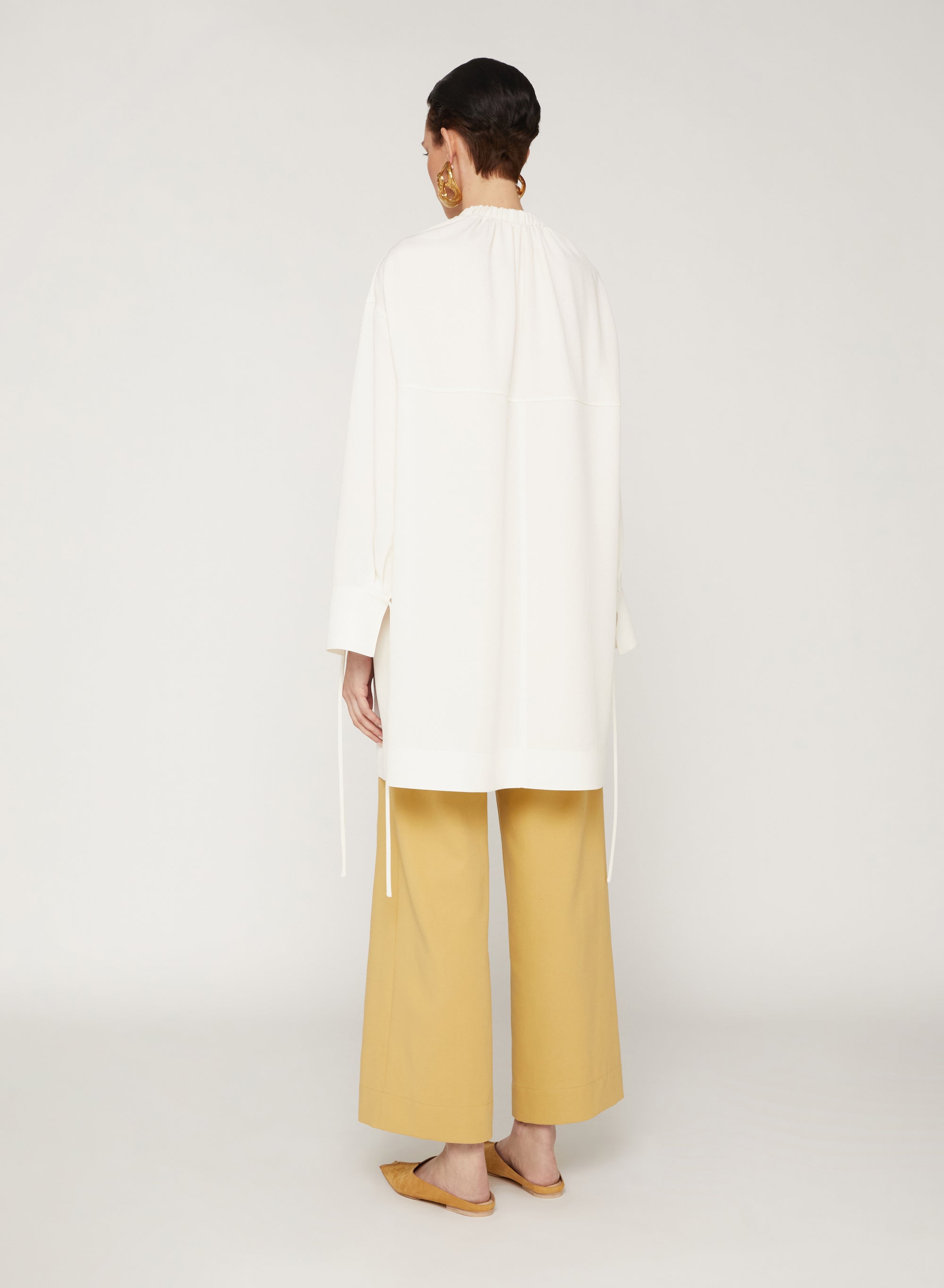 Bianco_1QTY // Tunique à encolure froncée et poignets noués en laine - Bianco