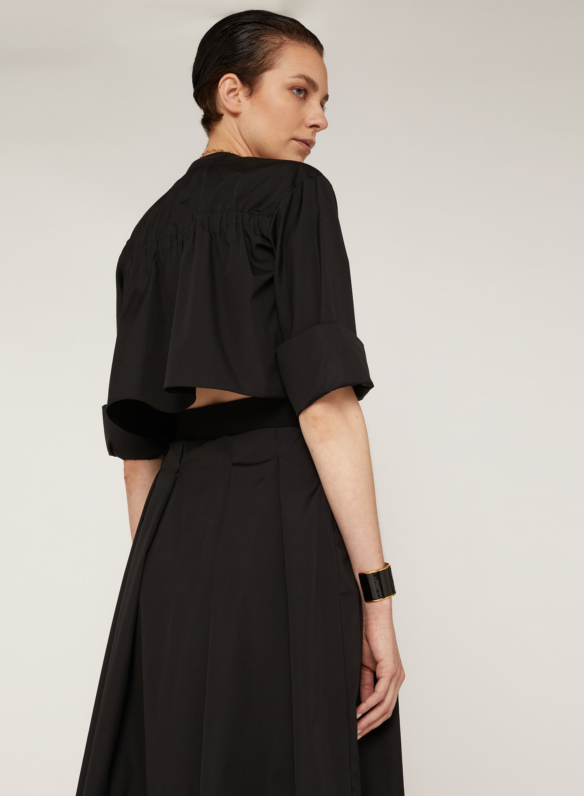 Nero_1QTY // Robe chemise évasée à découpes - Nero