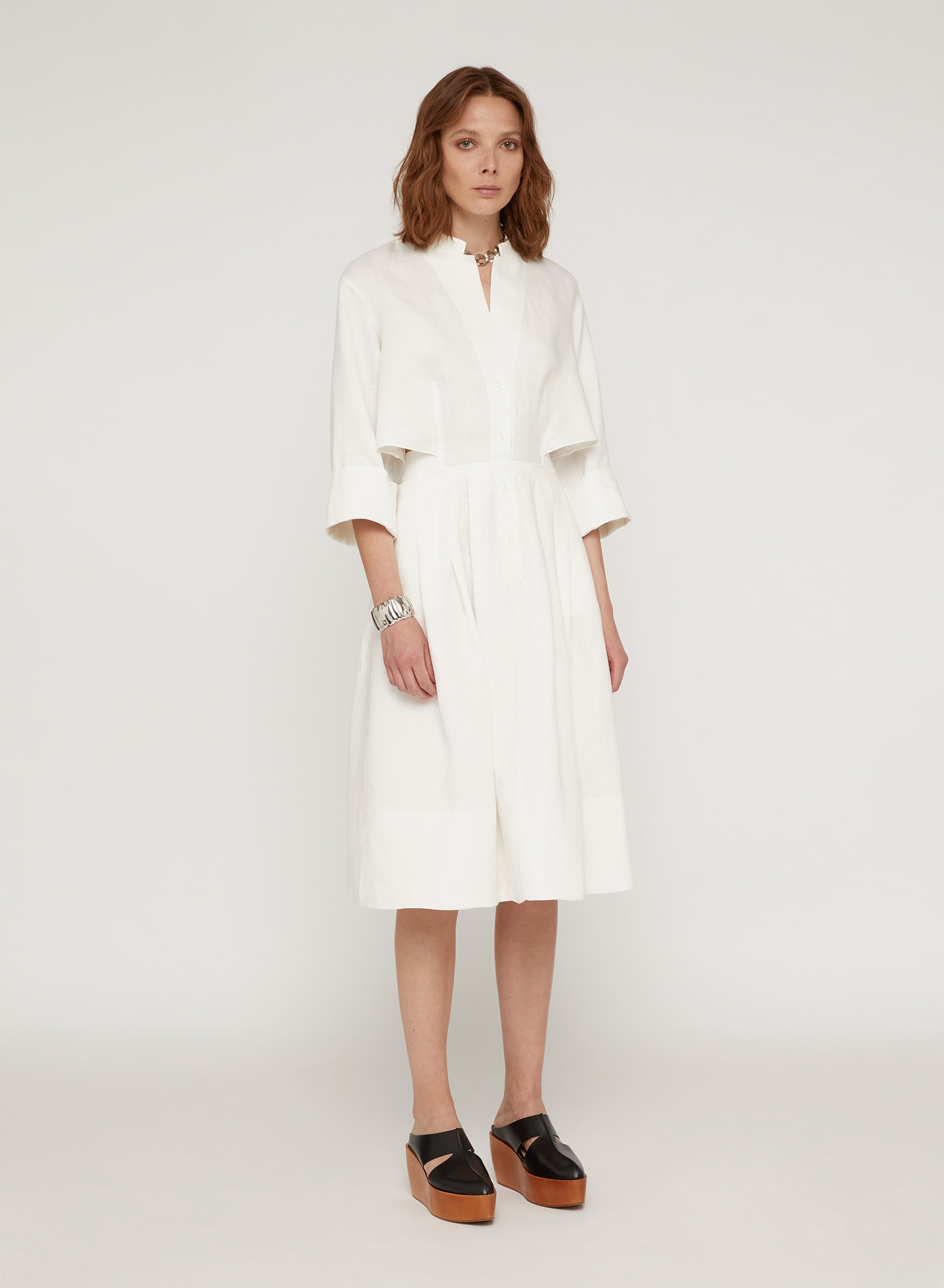 Bianco_2QTY // Robe chemise évasée à découpes - Bianco