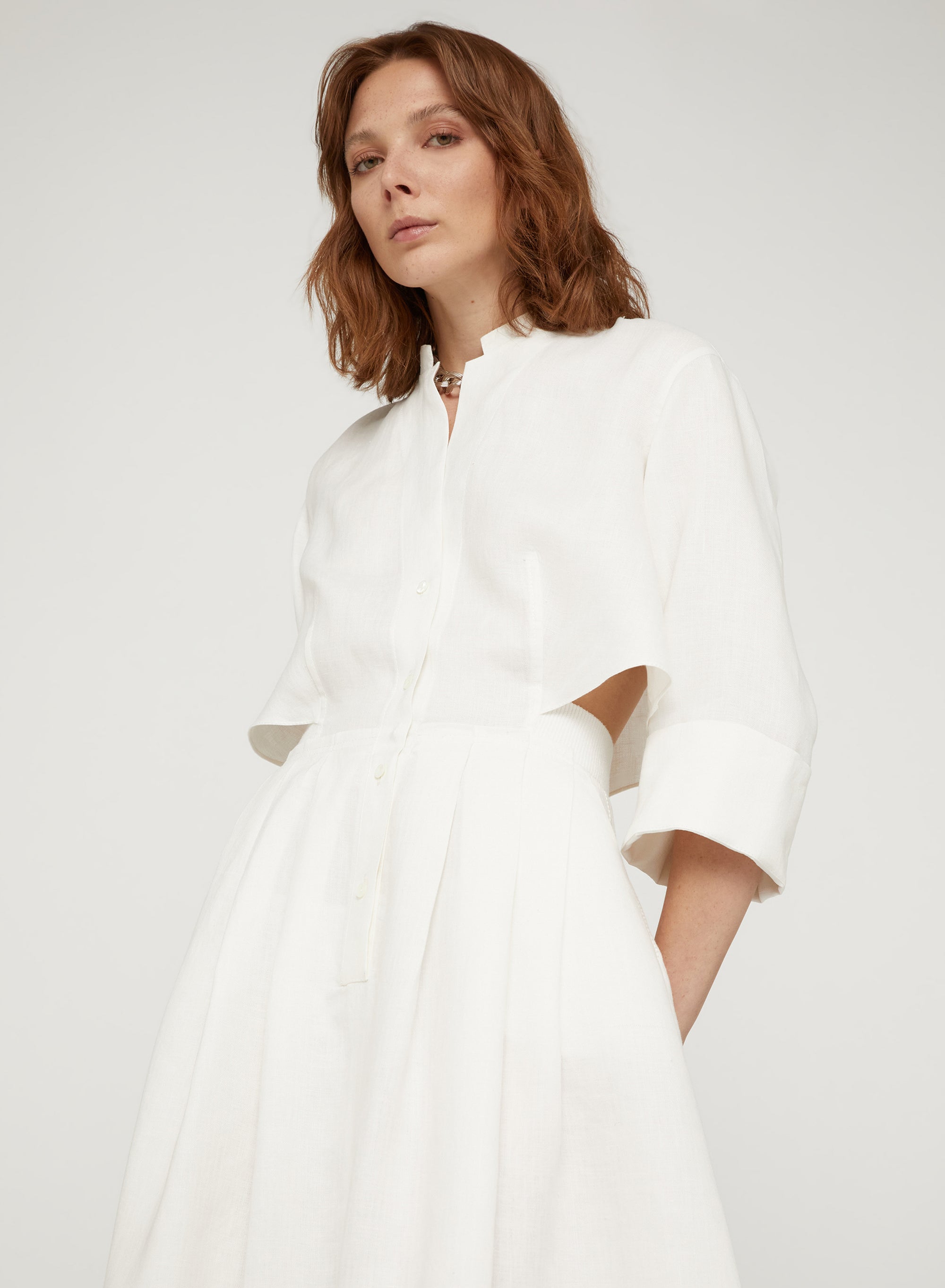 Bianco_2QTY // Robe chemise évasée à découpes - Bianco