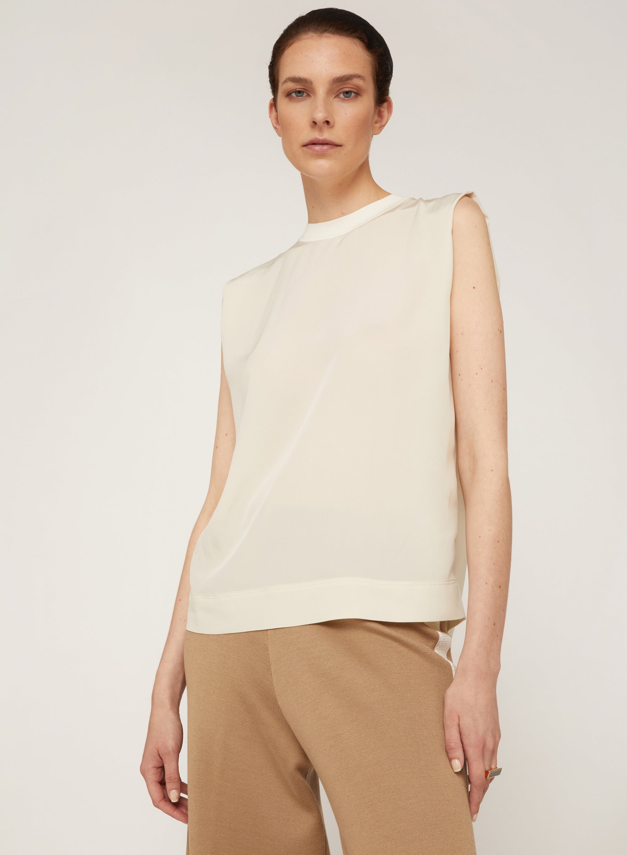 Ice_1QTY // Blouse fluide sans manches en soie - Ice