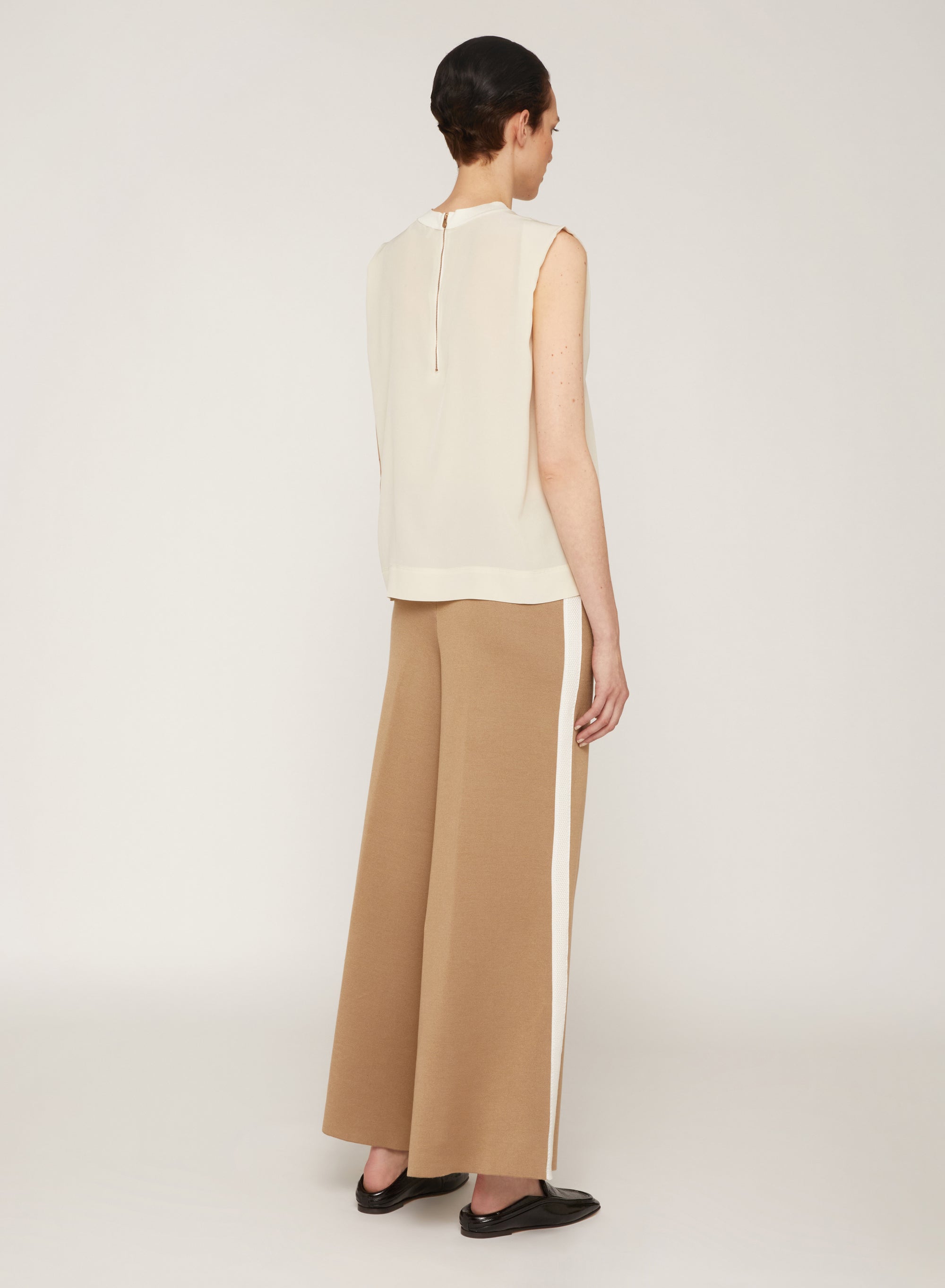 Ice_1QTY // Blouse fluide sans manches en soie - Ice