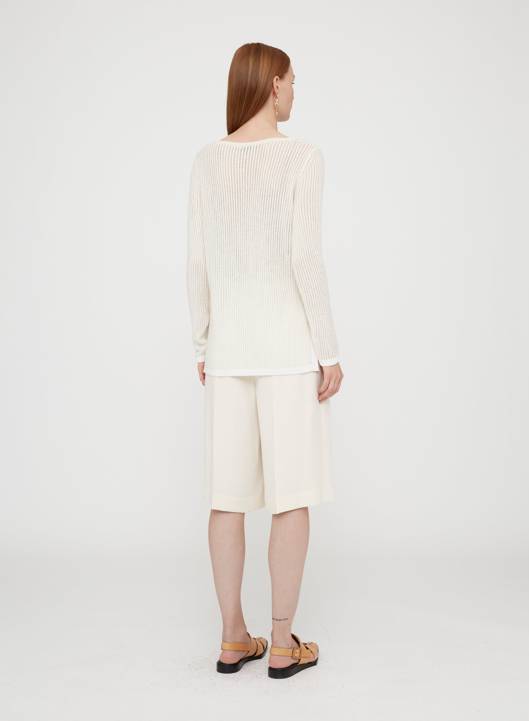 White_2QTY // Pull à fentes latérales ajourée en laine - White