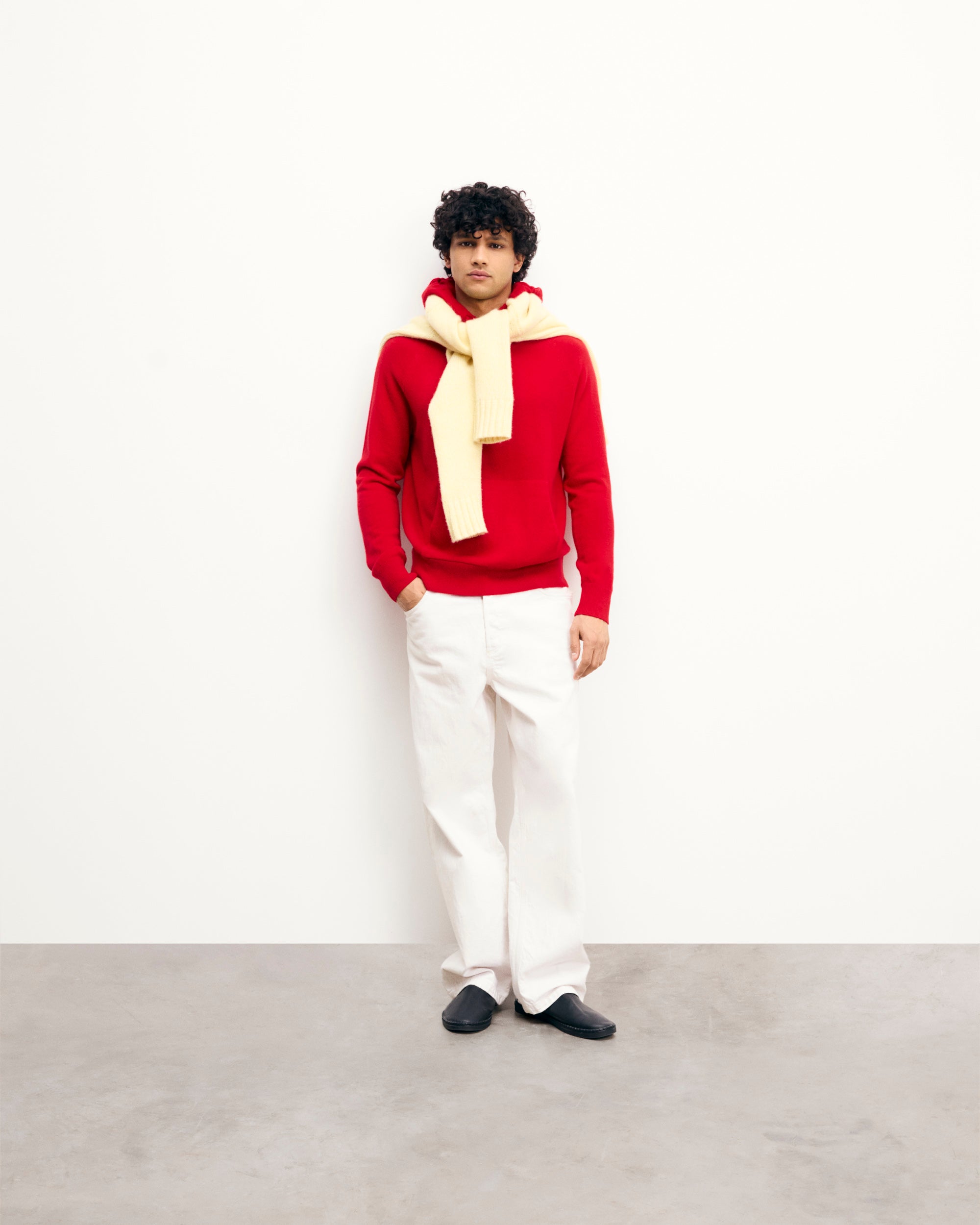 PASSION RED / NEW / QTY : 12 / Pull Hoodie - Passion Red
