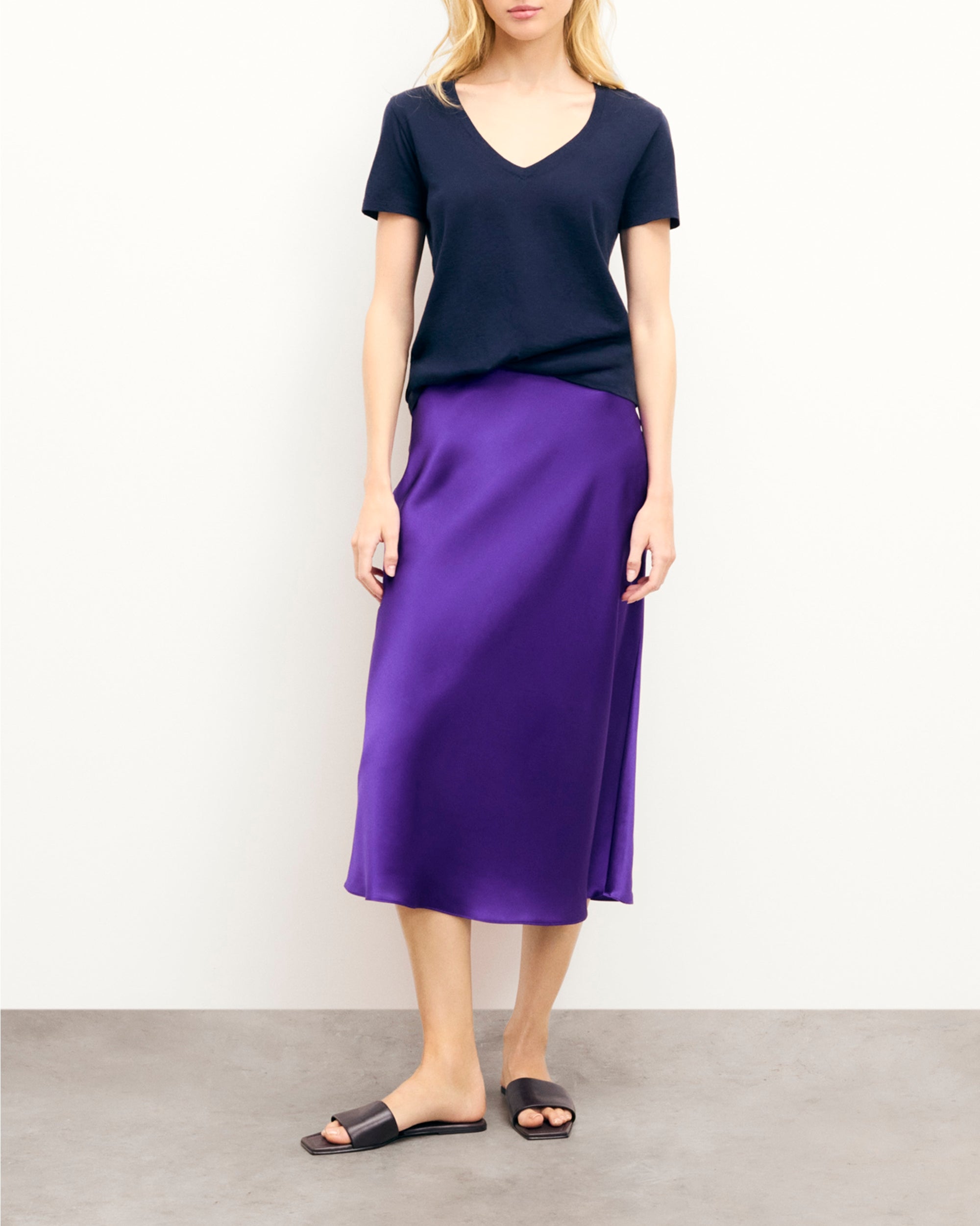 Gina midi skirt in silk - Midnight Purple