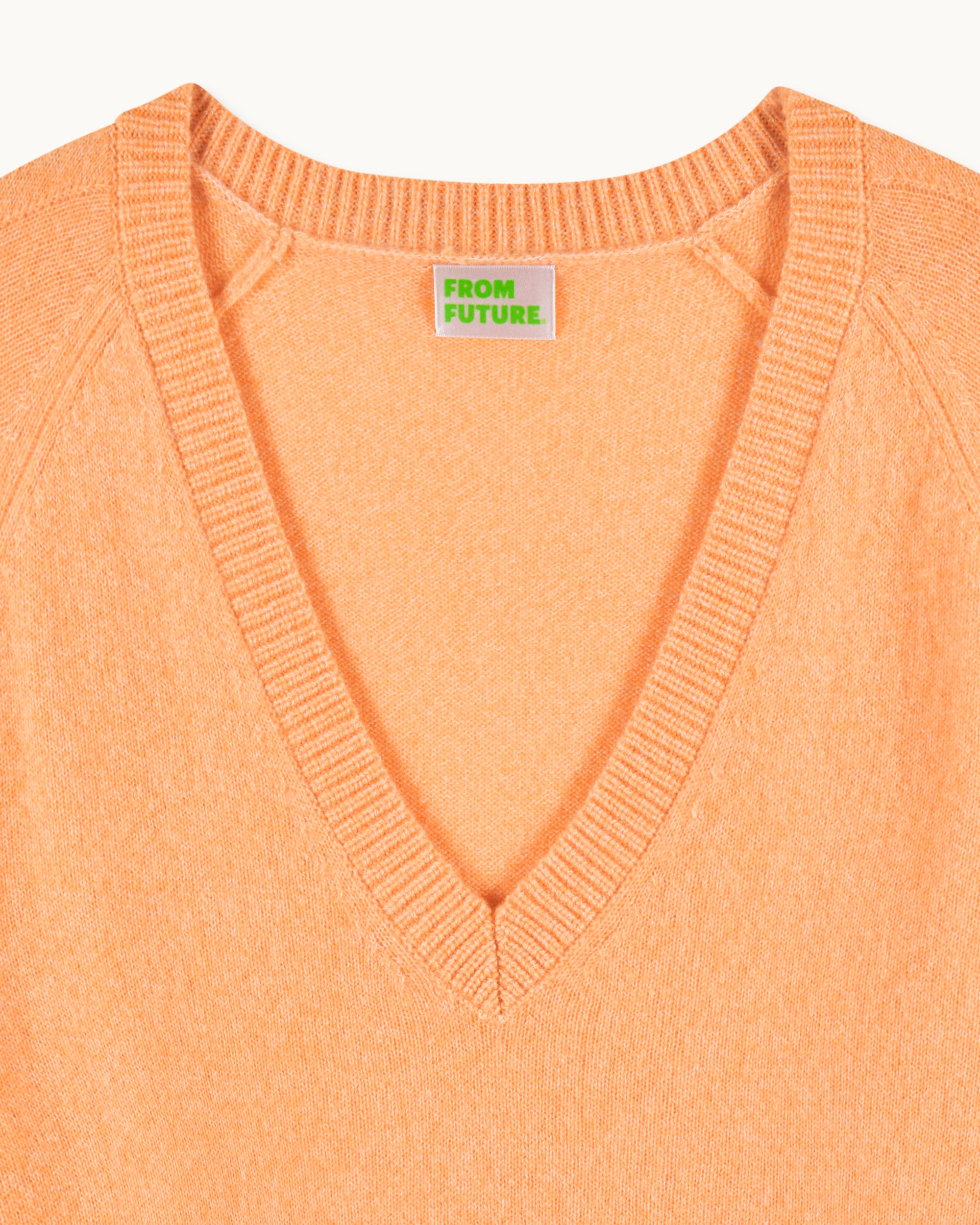 ELECTRIC ORANGE MOULINE / NEW / QTY : 16 / Pull Col V Oversize - Electric Orange Mouline