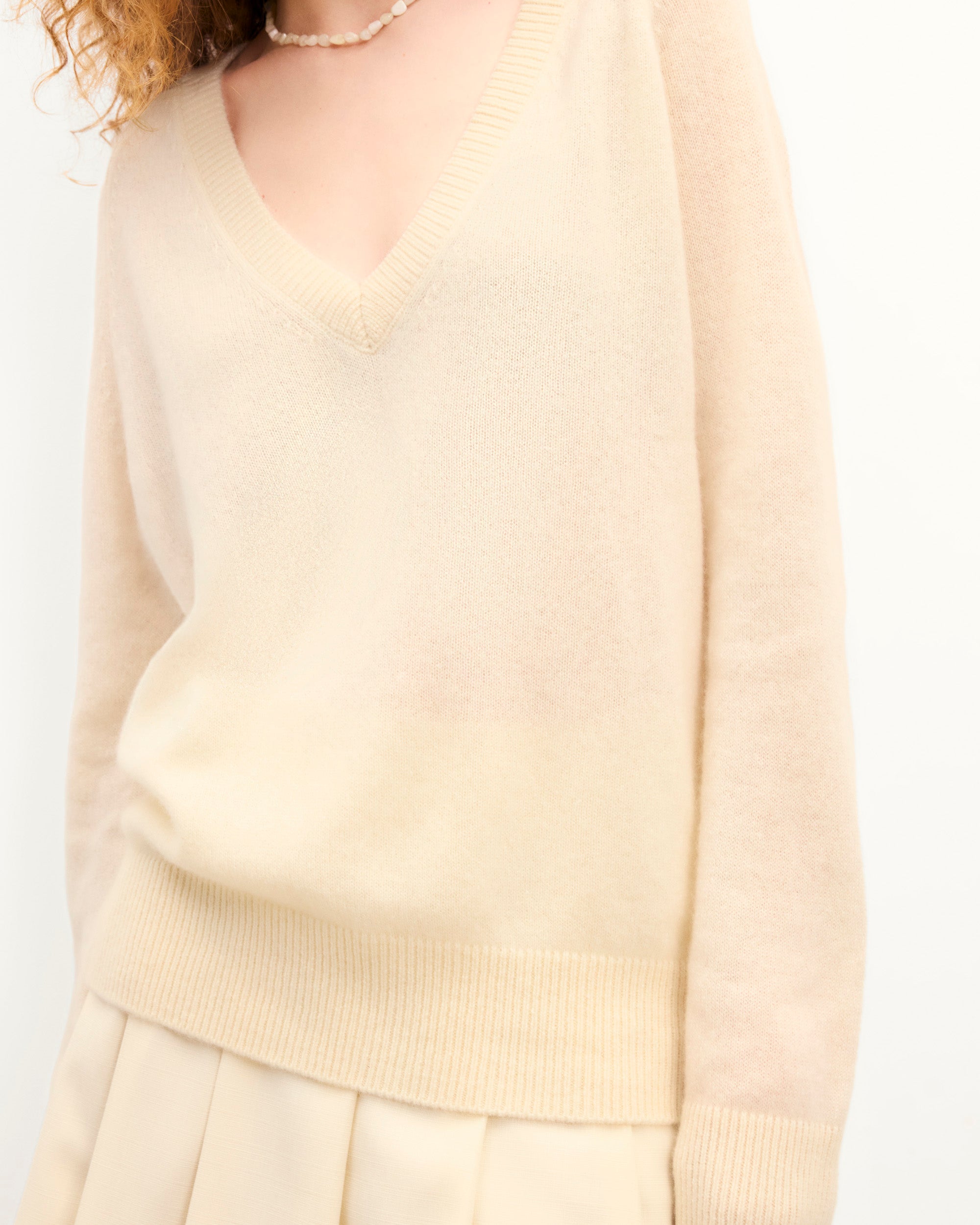 Pull oversize à col V en cachemire - Ecru