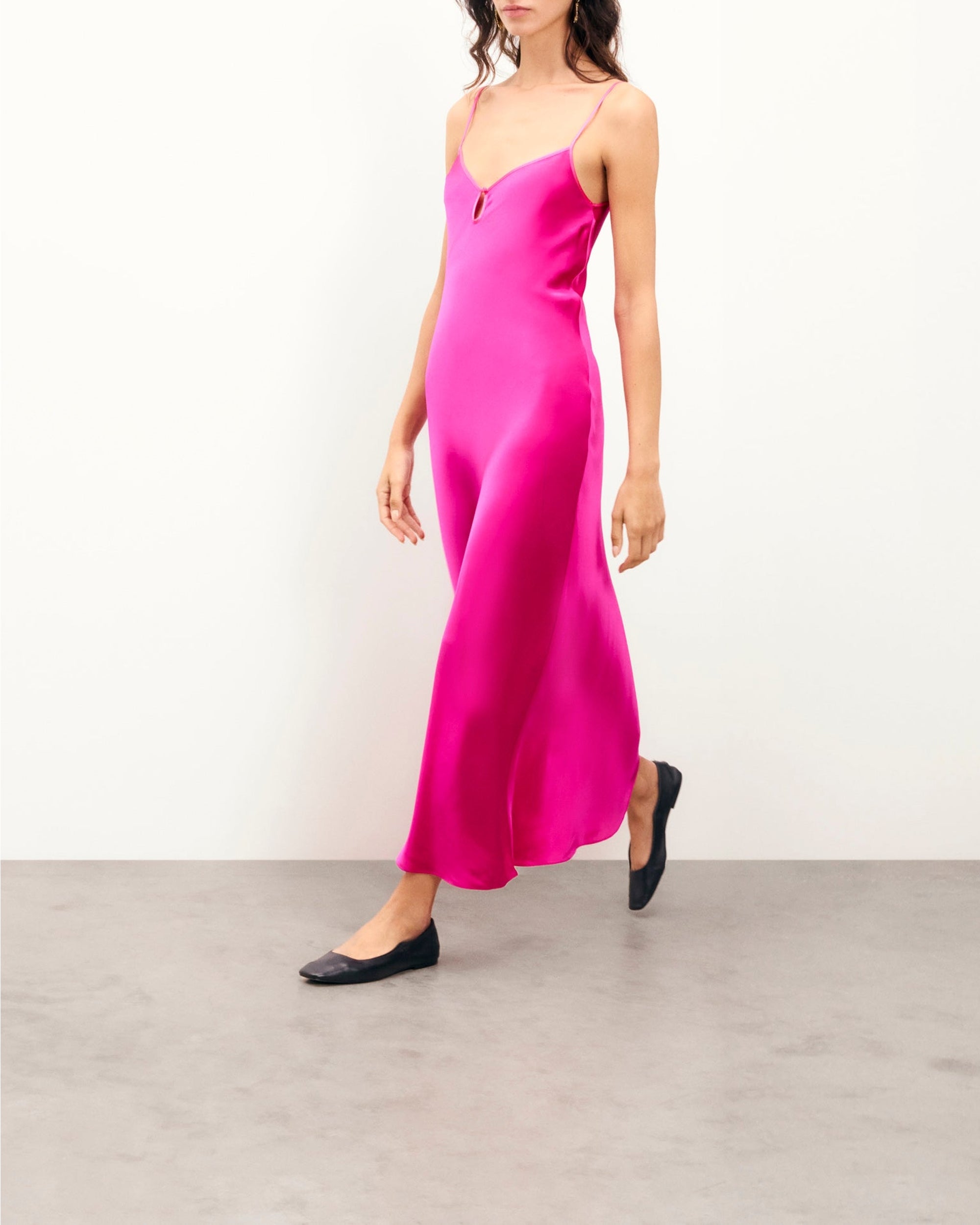 Robe longue à bretelles Giulia en soie - Tropical Raspberry