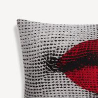 Kiss cushion - Black & Red