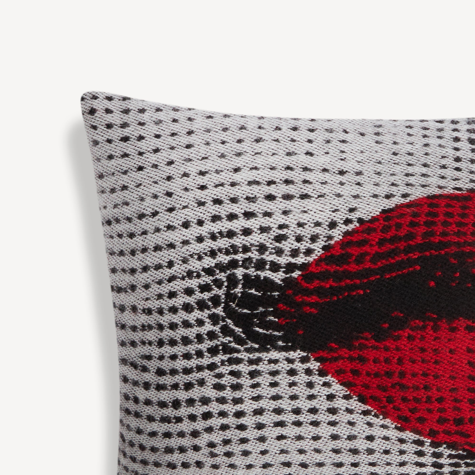 Kiss cushion - Black & Red