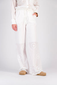 1 QTY NEW PANTALON BRODERIE ANGLAISE