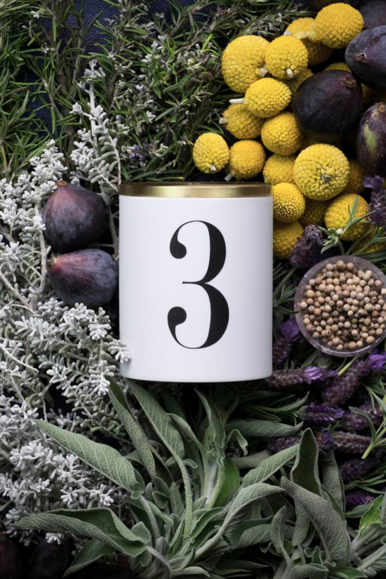 Eau d'Égée n°3 travel candle in porcelain and brass - White