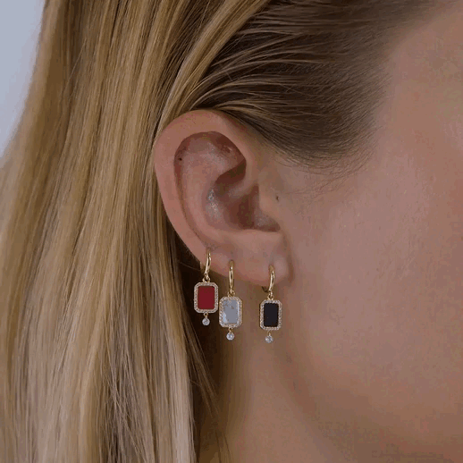 2qty RELIQUAT 450€/ QTY IN : 2-QTY OUT : 0- ST : 0% // Piercing rectangle corail rouge, pavé losange-Jaune