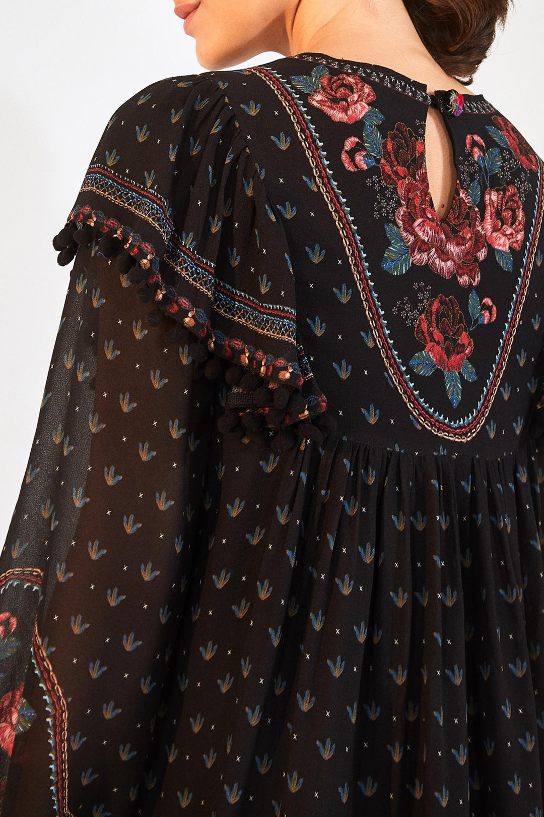 Robe courte brodée Floral - Noir