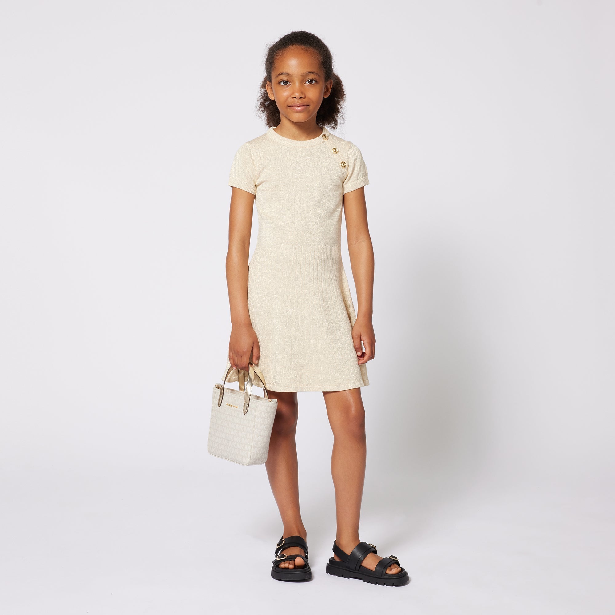 ROBE MANCHES COURTES