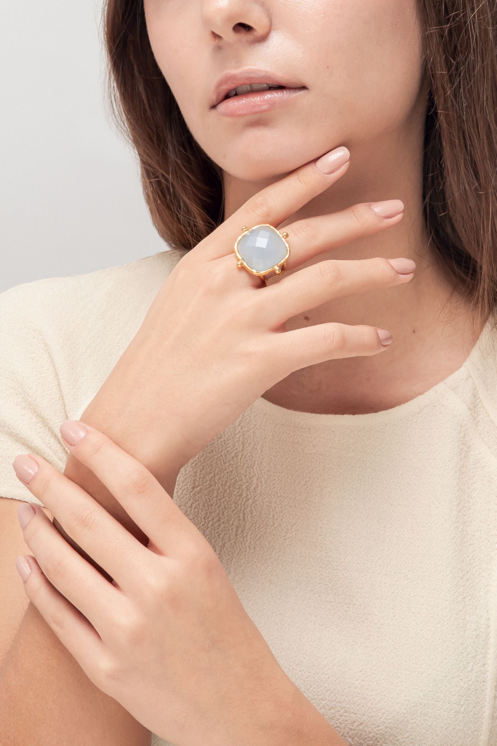 Bague Coussin dorée à l'or fin et Calcédoine - Bleu