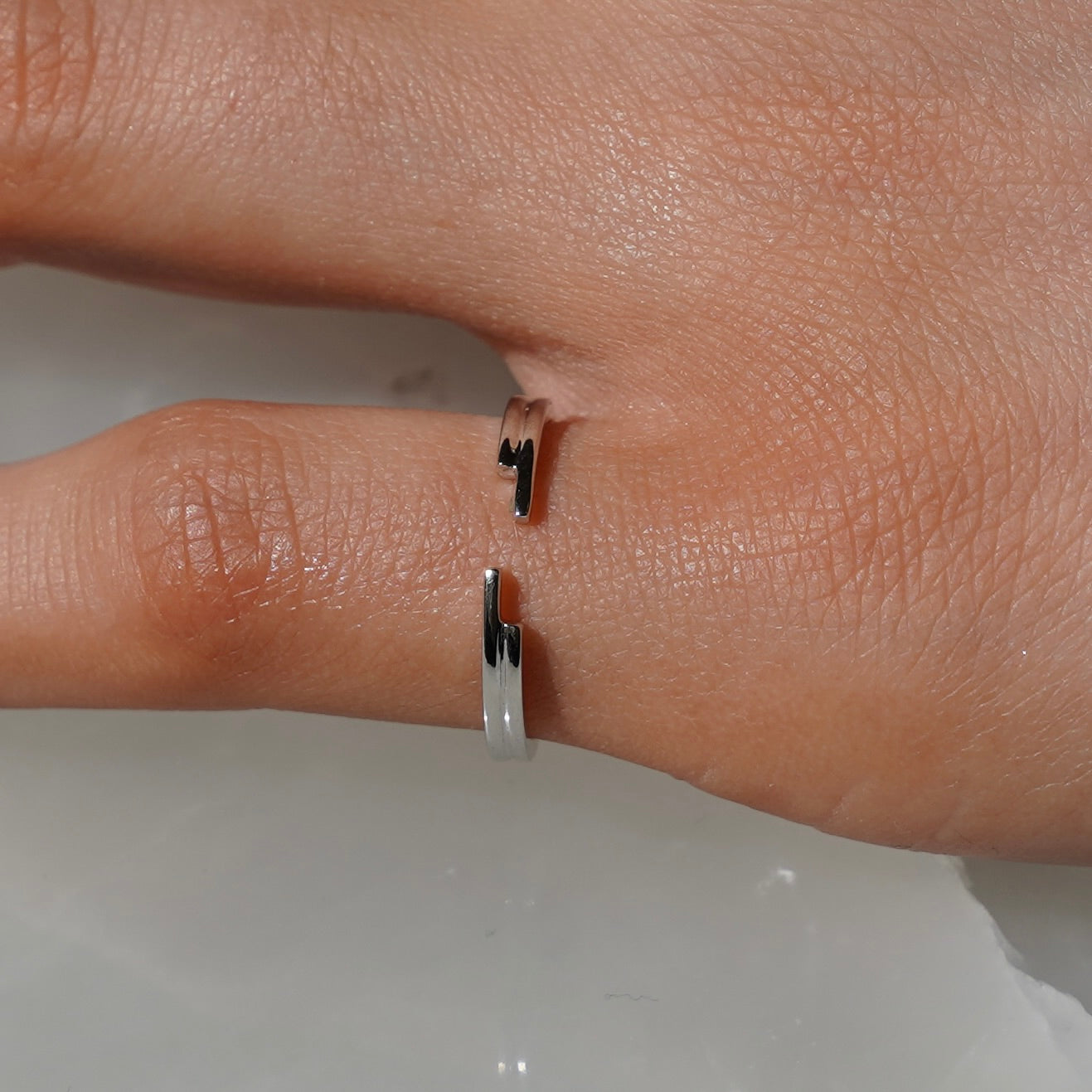 Bague de mariage Danaé ouverte - Or Blanc