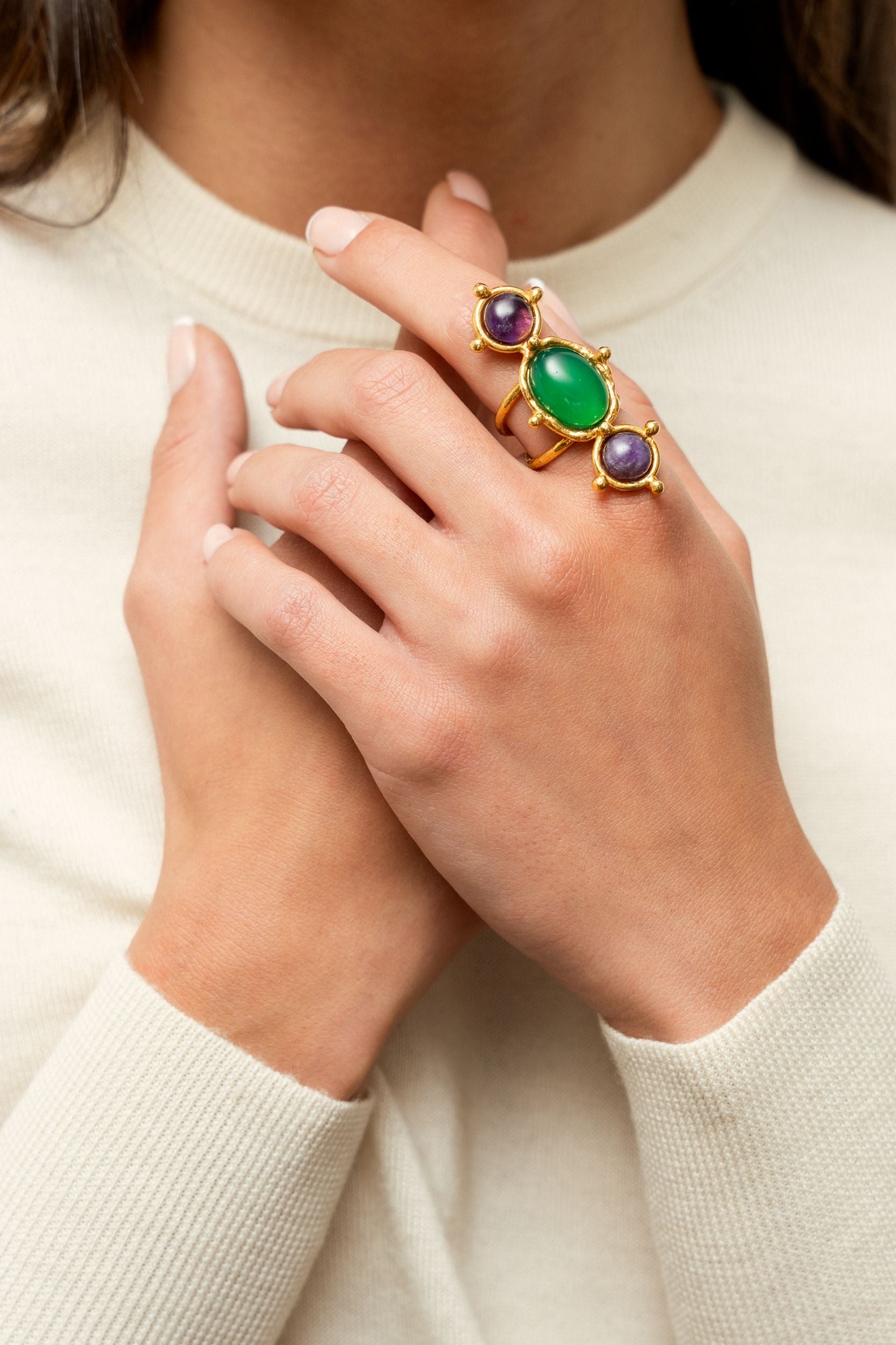 Bague Cléo dorée à l'or fin et multipierres - Vert & Violet