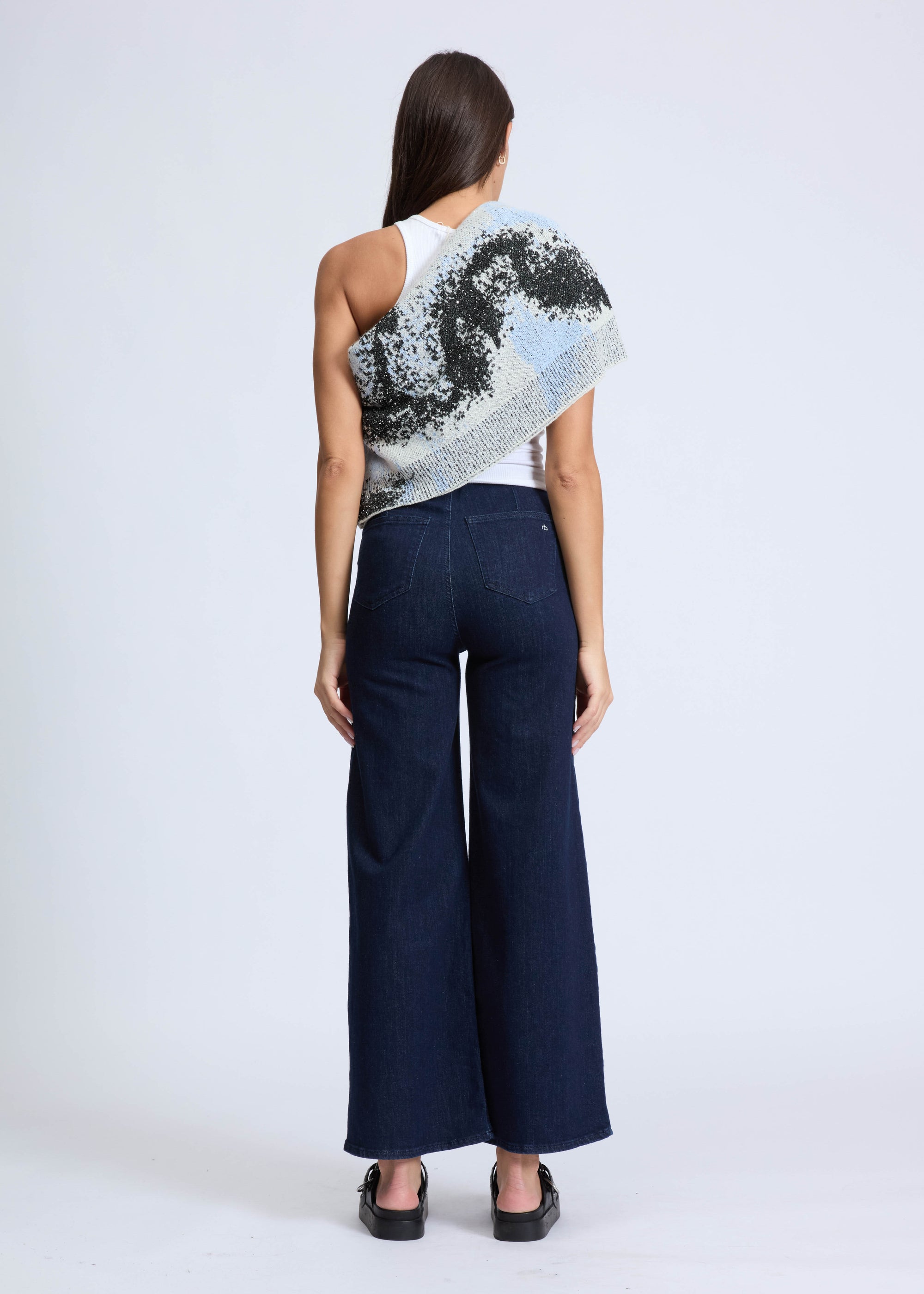 Epic Peyton : bottines à taille mi-haute et coupe évasée ; FTWT Saige : boxer ample et coupe droite ; FTWT Logan : pantalon de sport à enfiler ; Charlie HR : pantalon large ; FTWT Phoebe : pantalon large à cordon de serrage - Rinse