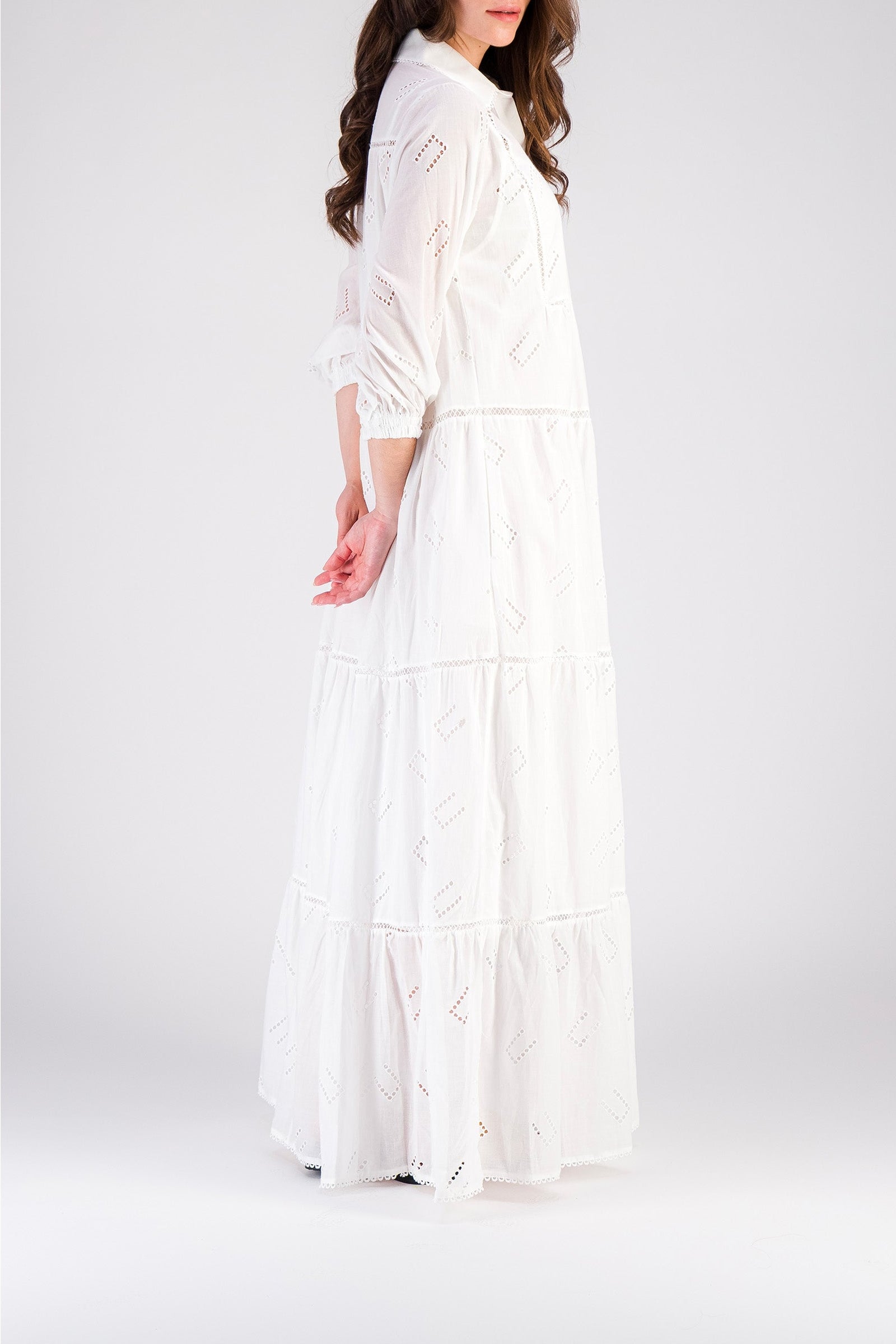 Maxi dress with ruffles and broderie anglaise - White