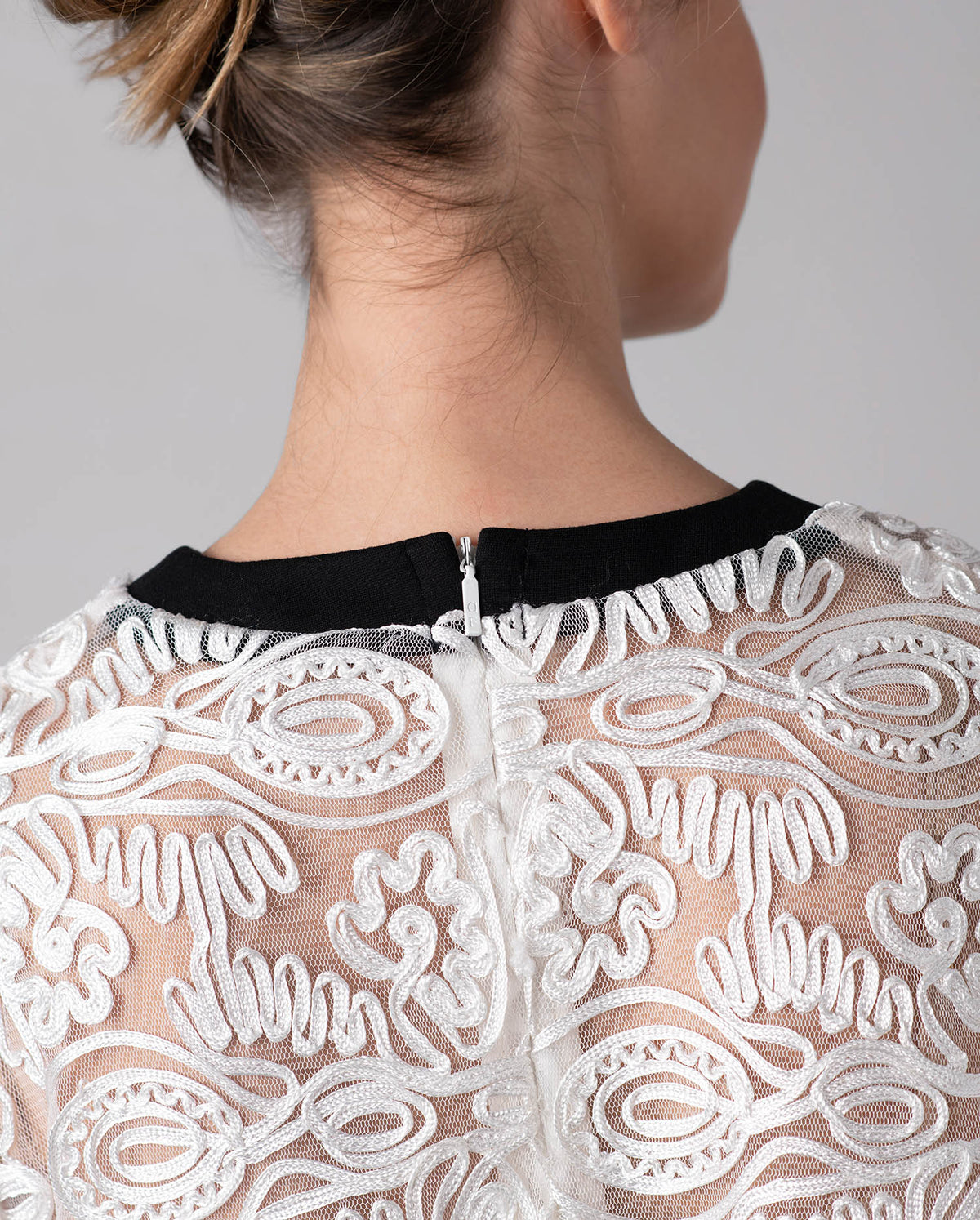 White / Robe Renda