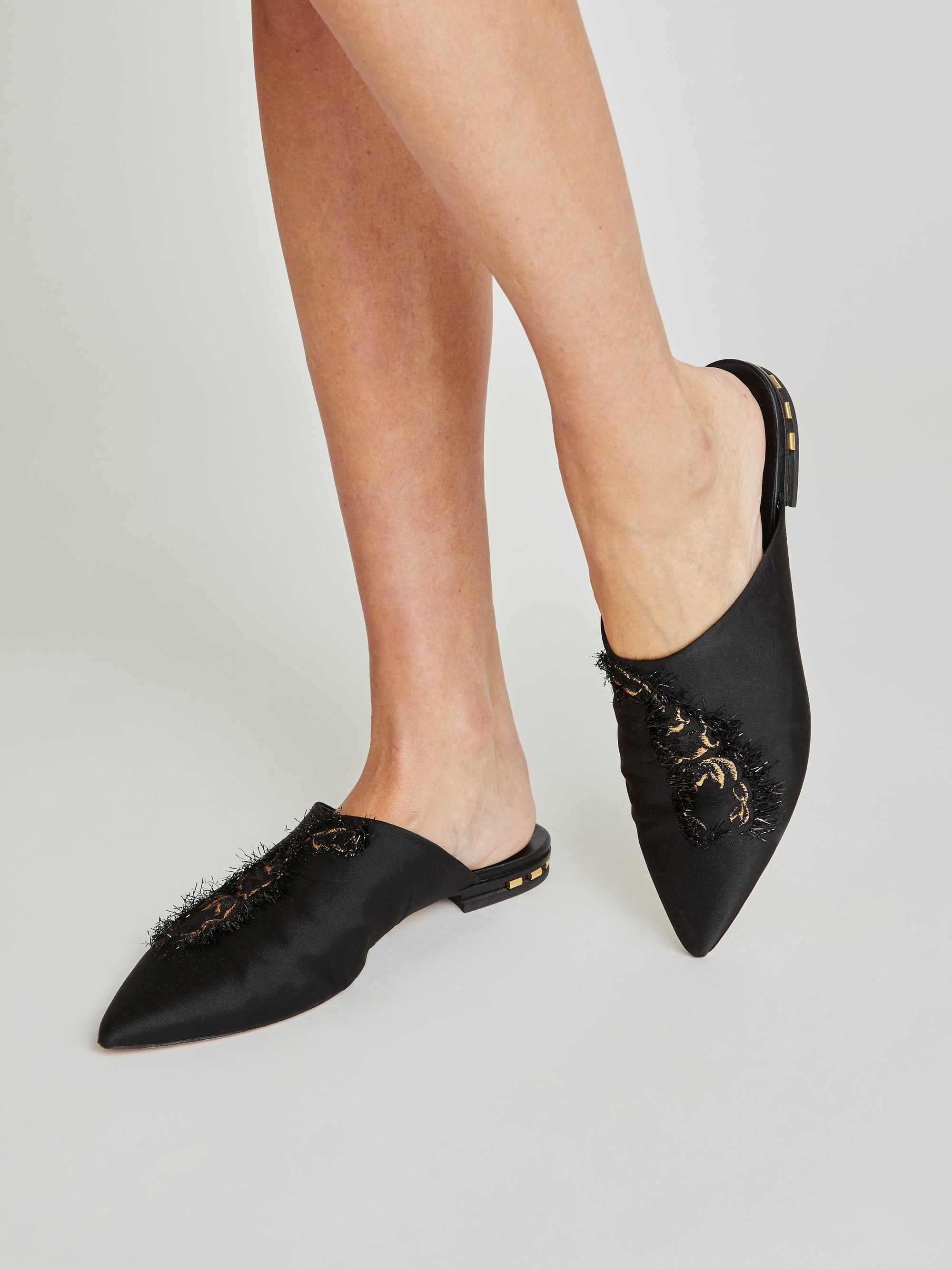 21qty DÉJÀ VU 190€ / Chaussons Rocio brodés - Black