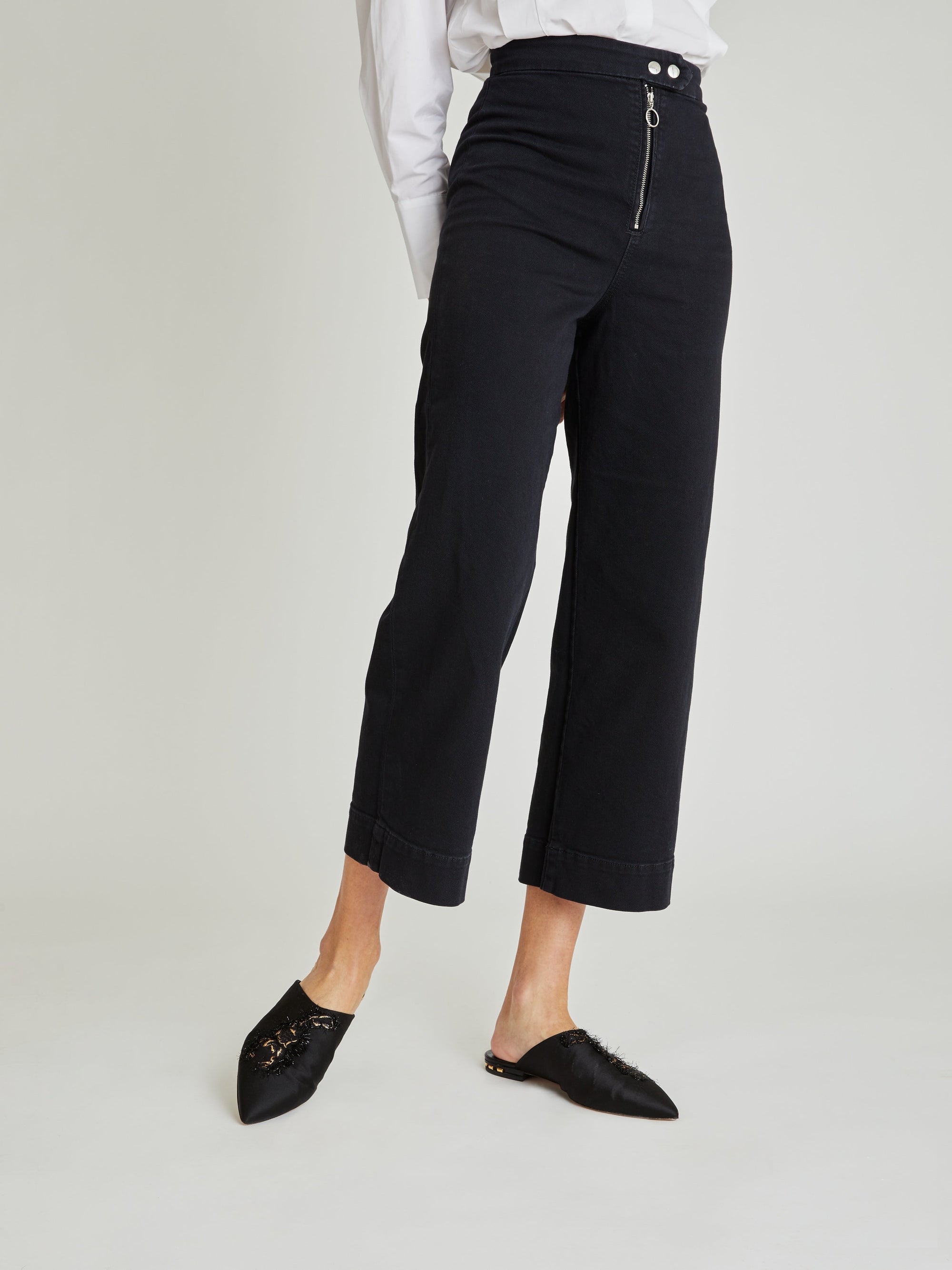 21qty DÉJÀ VU 190€ / Chaussons Rocio brodés - Black