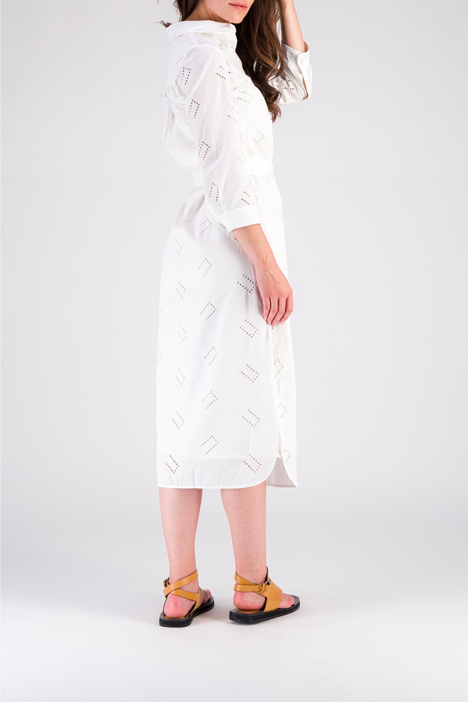 1 QTY NEW ROBE LONGUE BRODERIE ANGLAISE