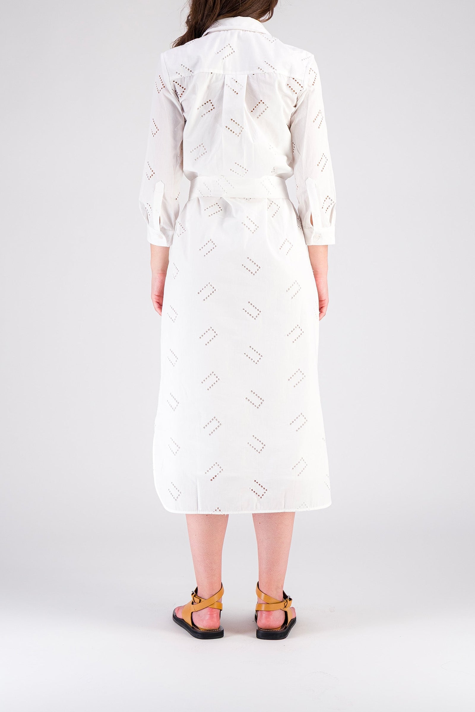 1 QTY NEW ROBE LONGUE BRODERIE ANGLAISE