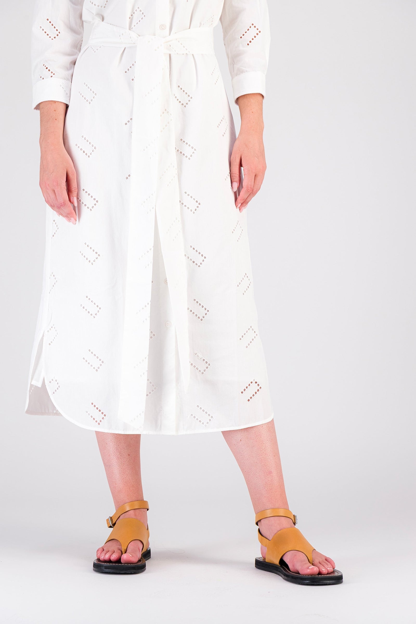 1 QTY NEW ROBE LONGUE BRODERIE ANGLAISE