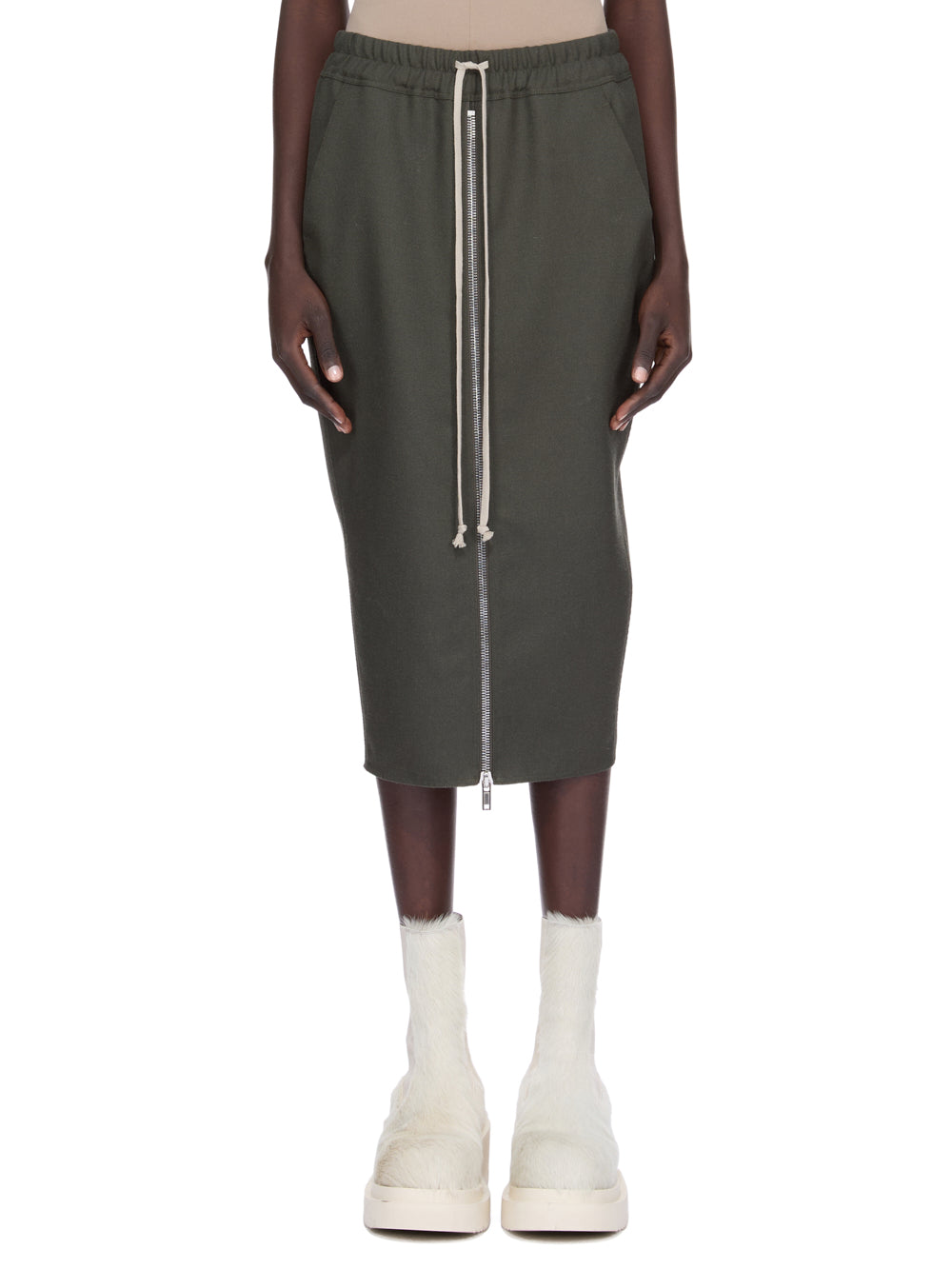 ZIPPED SHORT PILLAR