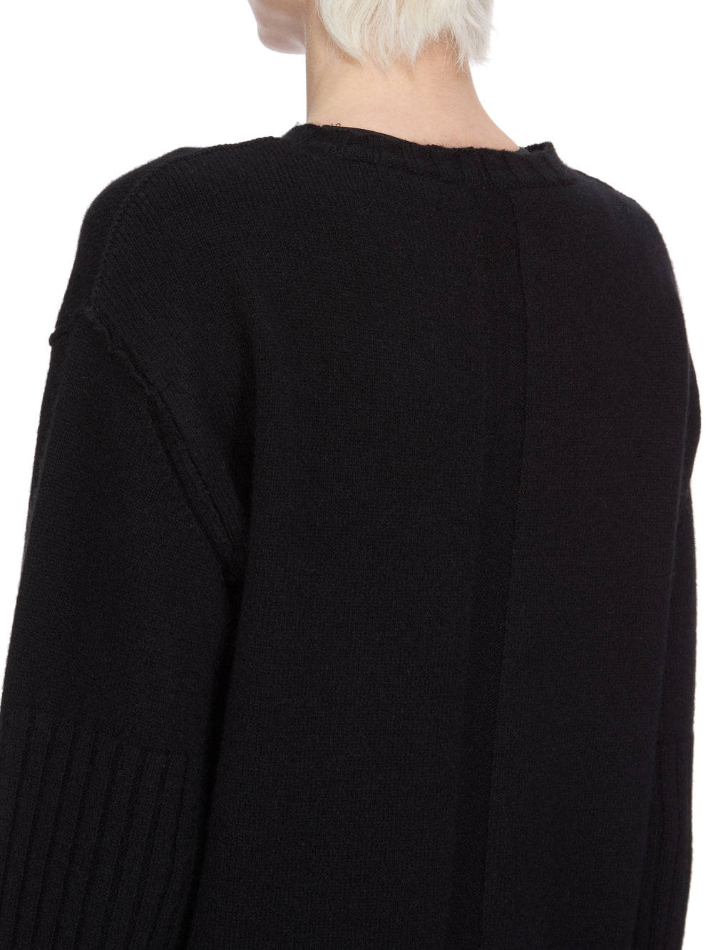 ROUND NECK