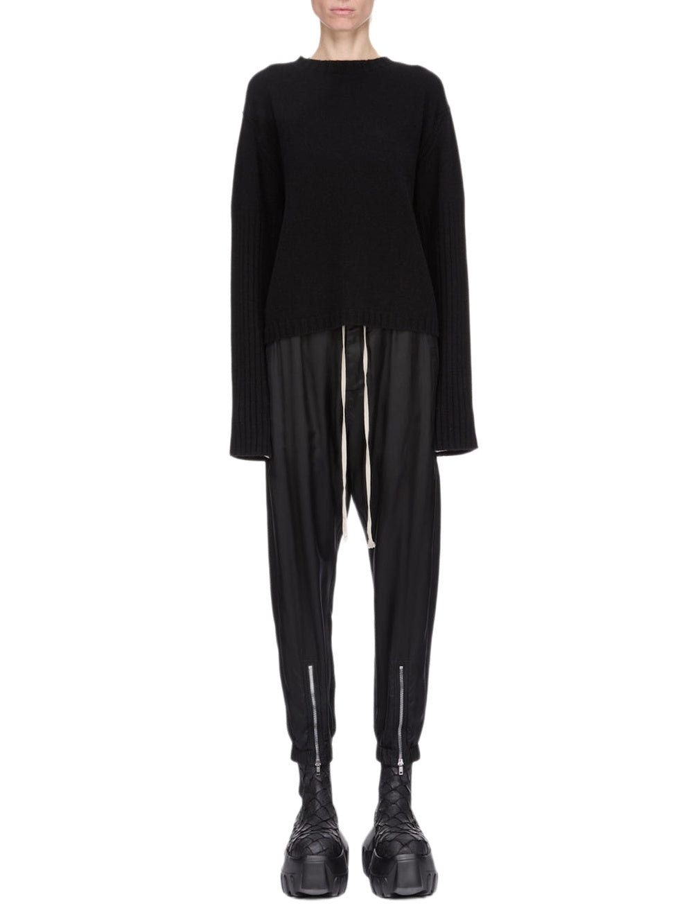 ROUND NECK